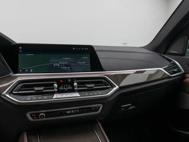 BMW X5 view 21