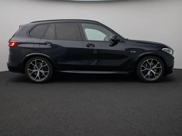 BMW X5 view 5