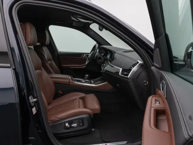 BMW X5 view 24