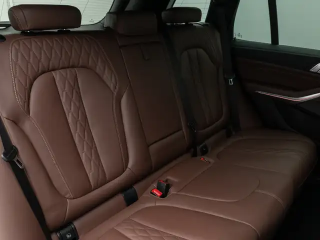 BMW X5 view 28