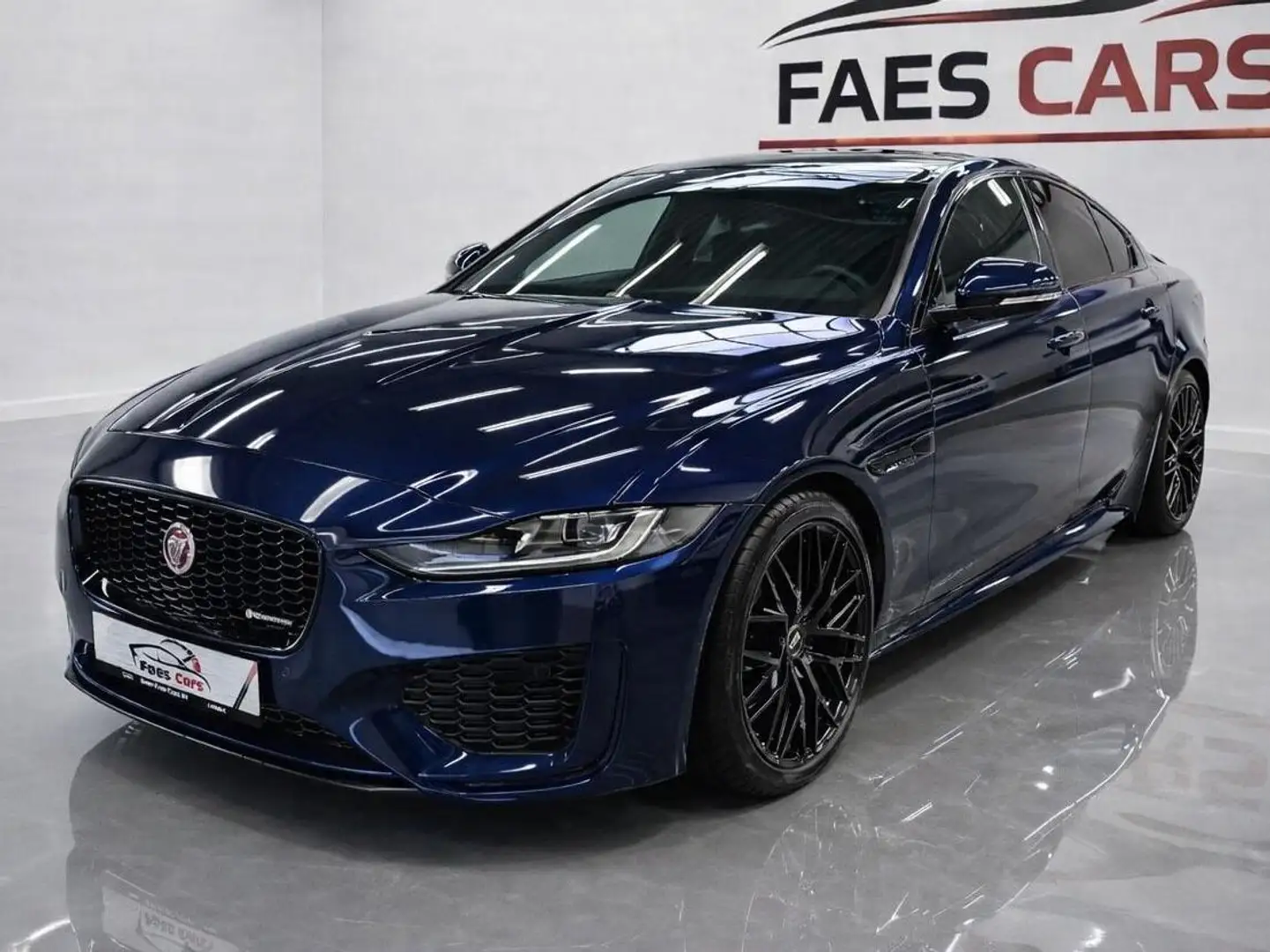 Jaguar XE XE 2.0 D R-Dynamic HS Bleu - 2