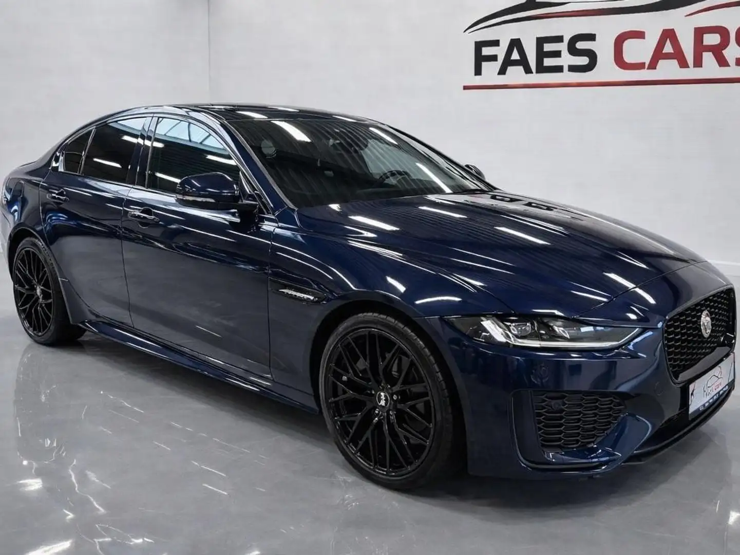 Jaguar XE XE 2.0 D R-Dynamic HS Bleu - 1