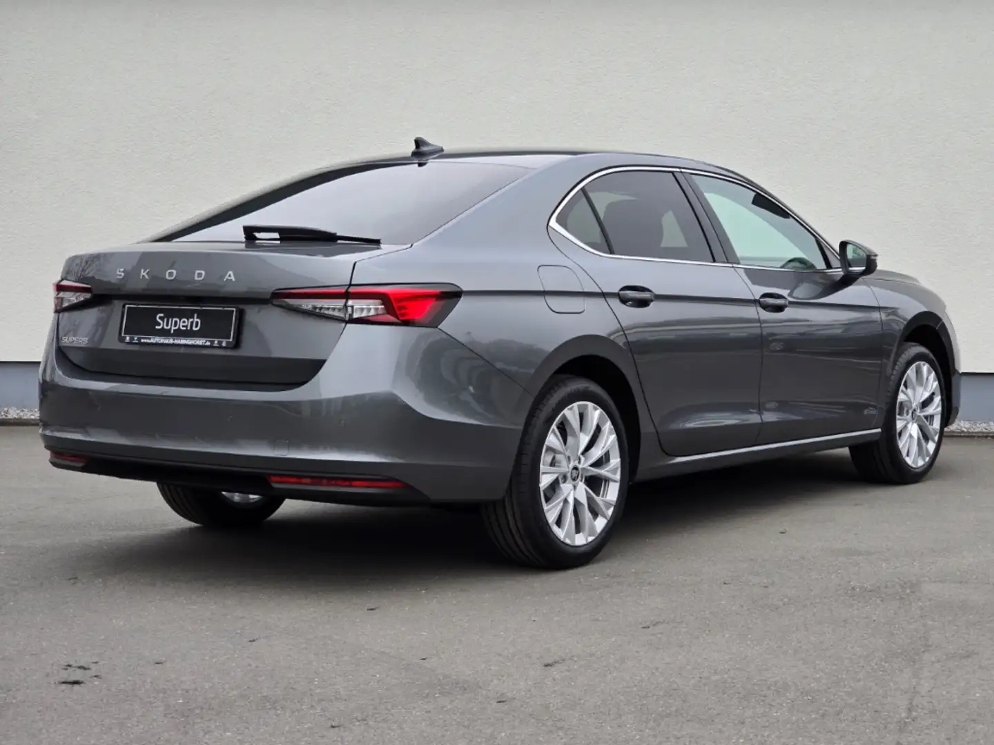 Skoda Superb IV 1.5 TSI mHEV DSG Selection AHK e.Hk Kamera Navi Gris - 2
