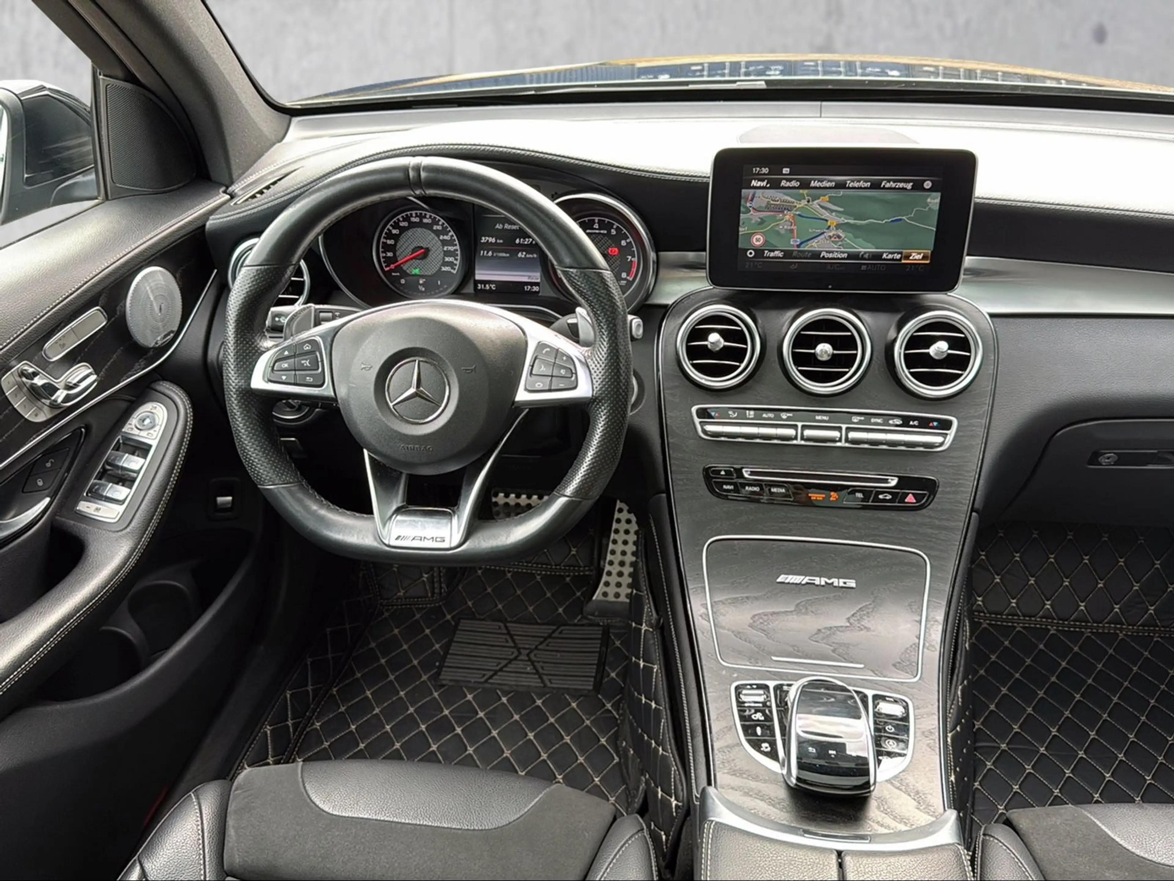 Mercedes-Benz GLC 63 AMG 4Matic /PANO/BURMESTER/MEMORY — photo 10
