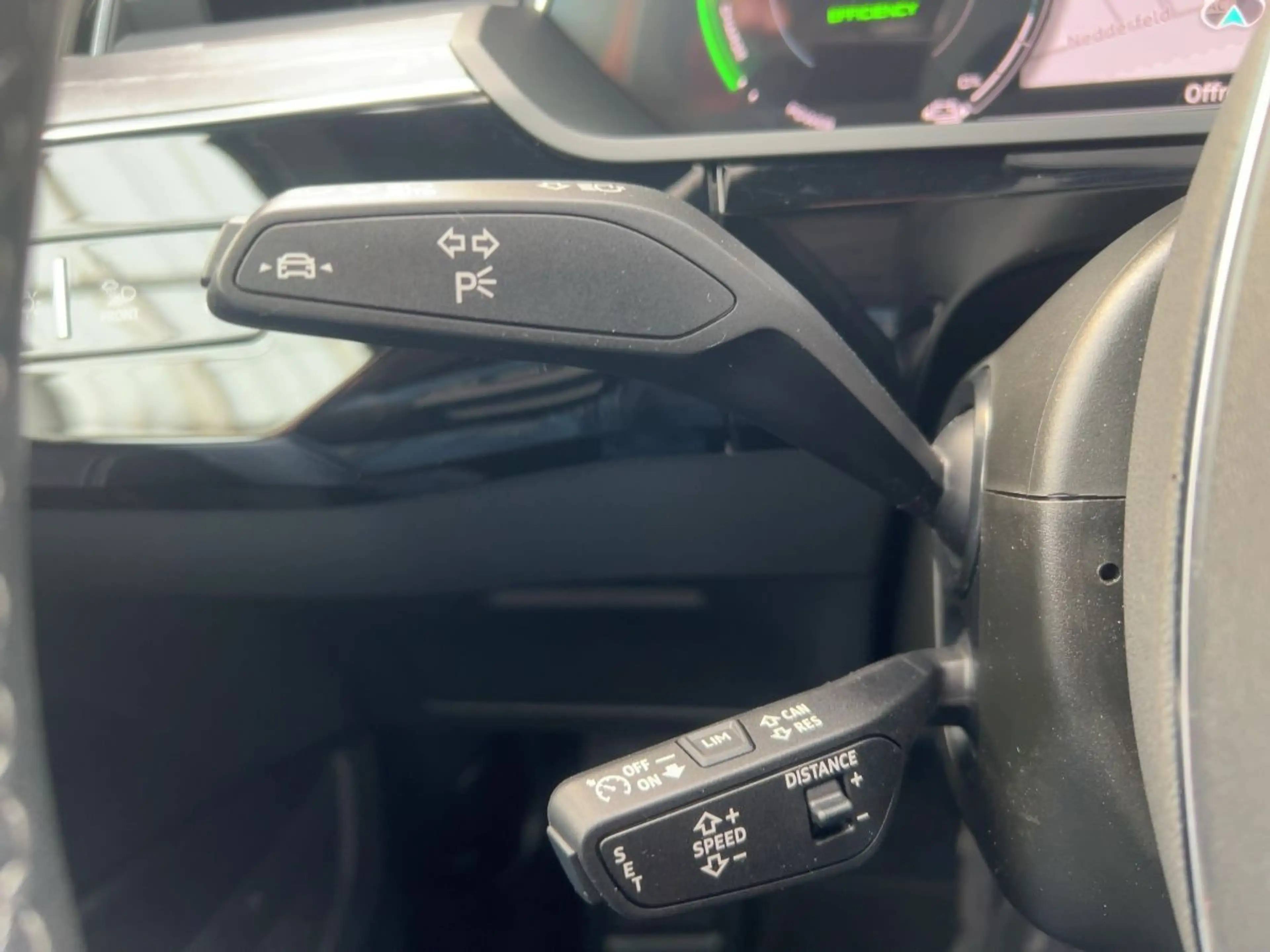 Audi Q8 e-tron 50 S line quattro Matrix Head-up Kamer — photo 15
