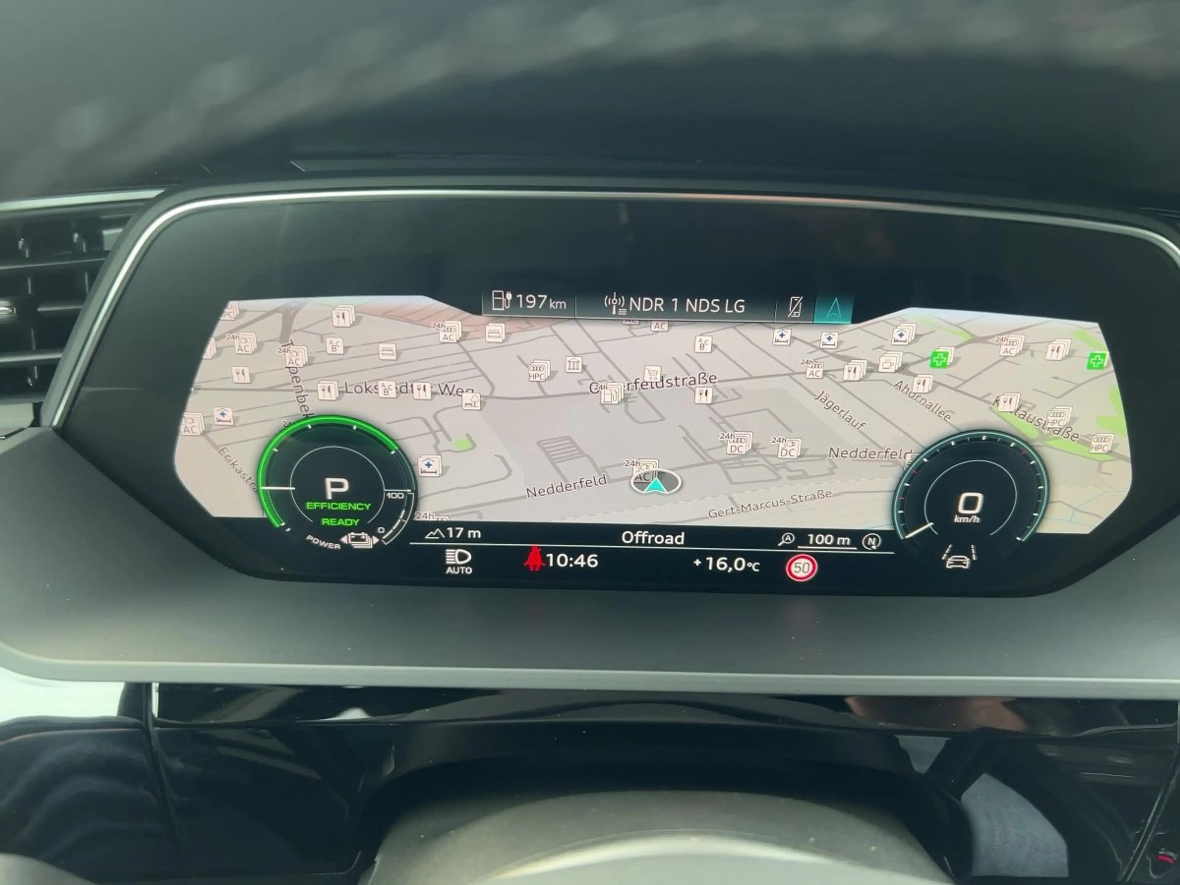 Audi Q8 e-tron 50 S line quattro Matrix Head-up Kamer — photo 14