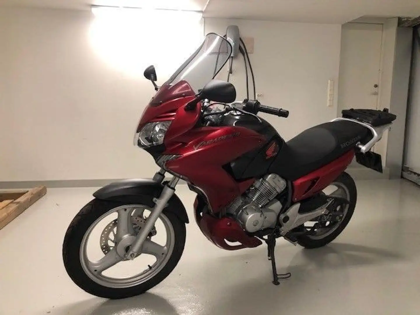 Honda Varadero XL 125 Czerwony - 2