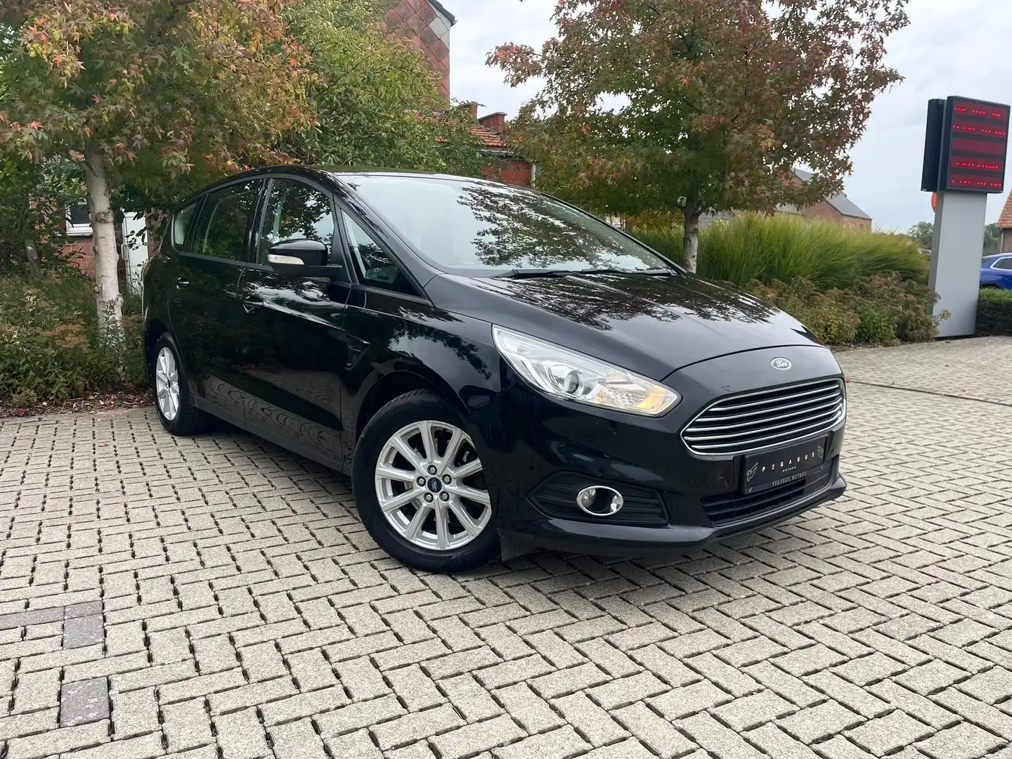 Ford S-Max 2.0 - 2019/211.000km/Euro 6d- 150PK Zwart - 2