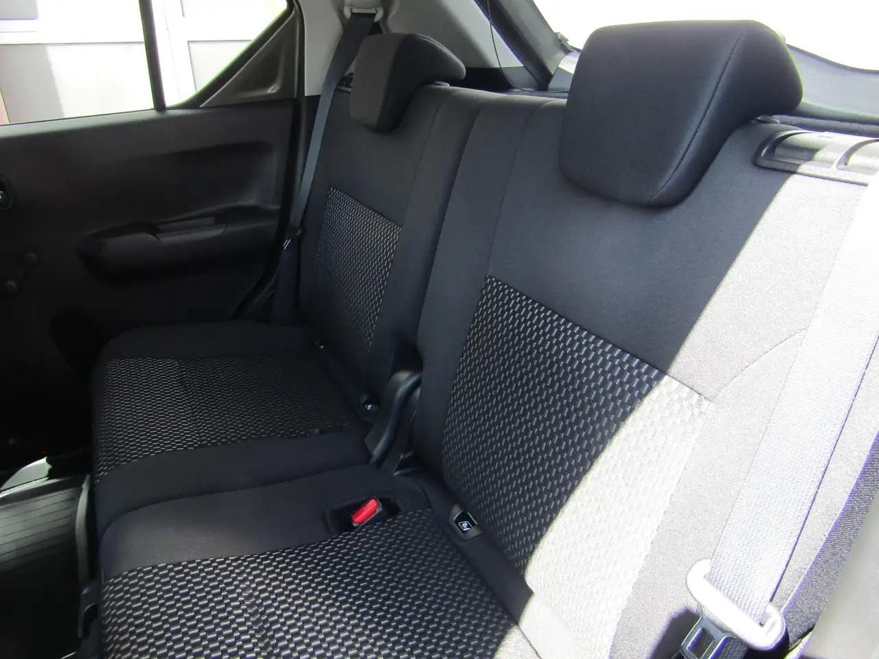 Suzuki Ignis 1.2Hyb.CVT Comfort NAVI LED Kamera Allwetter Klima 14