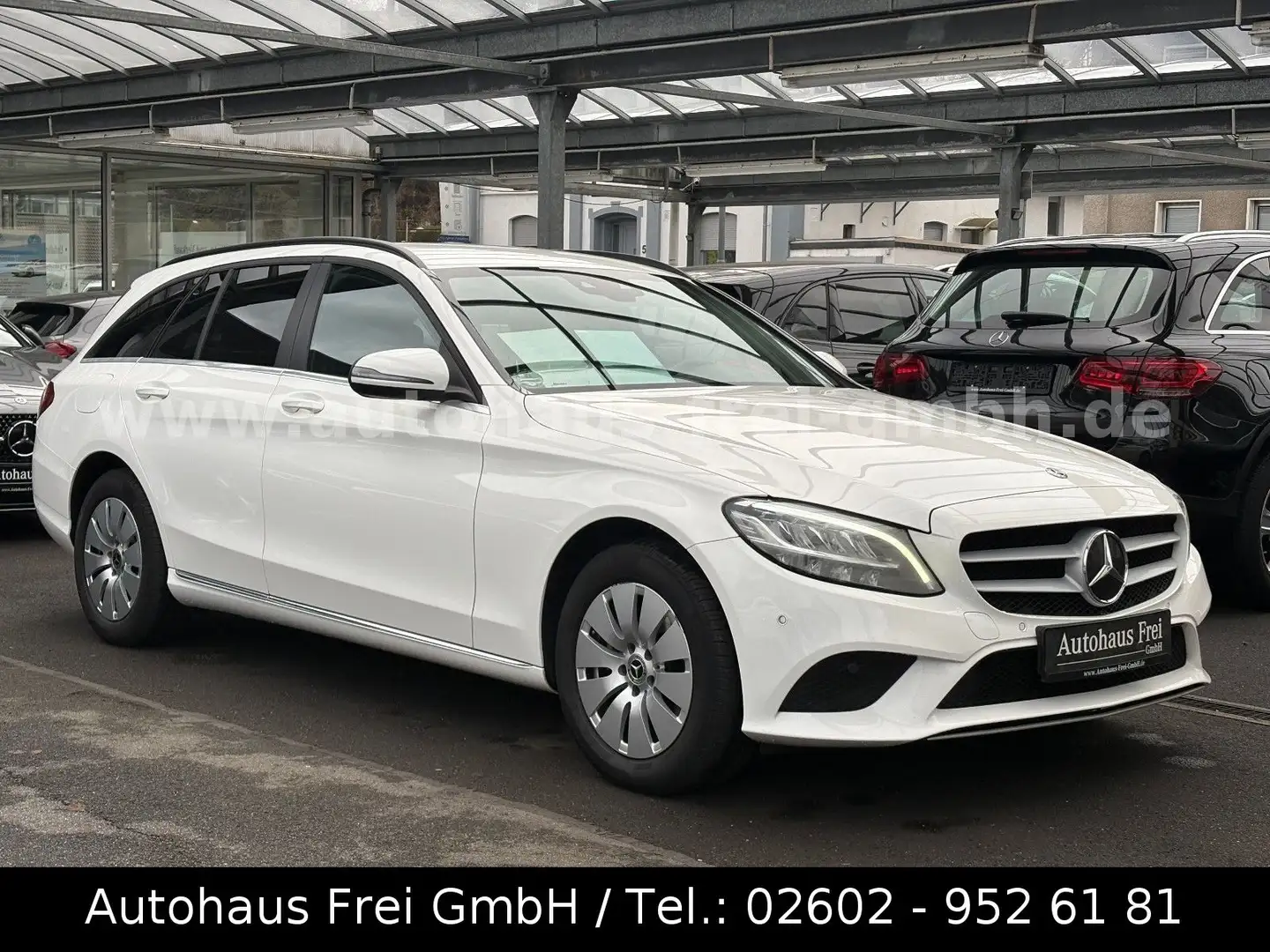 Mercedes-Benz C 180 d T-Modell 1.HAND*MOPF*KAMERA*NAVI*LED* Weiß - 1