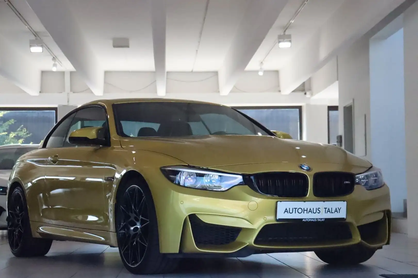 BMW M4 Cabrio H&K/M-DrivP./Carbon Yellow - 1