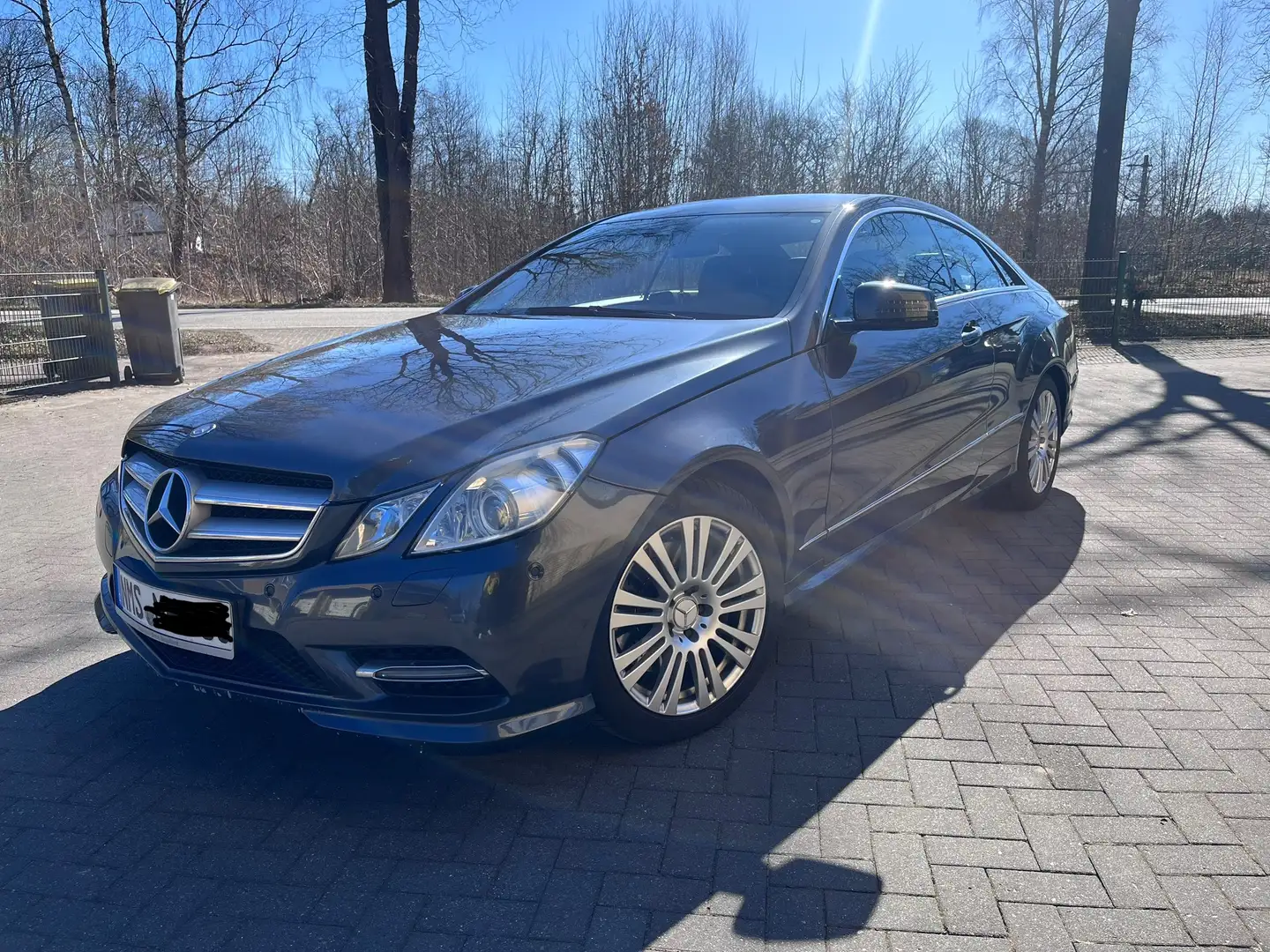 Mercedes-Benz E 350 E 350 CDI DPF Coupe BlueEFFICIENCY 7G-TRONIC Avant Grey - 1