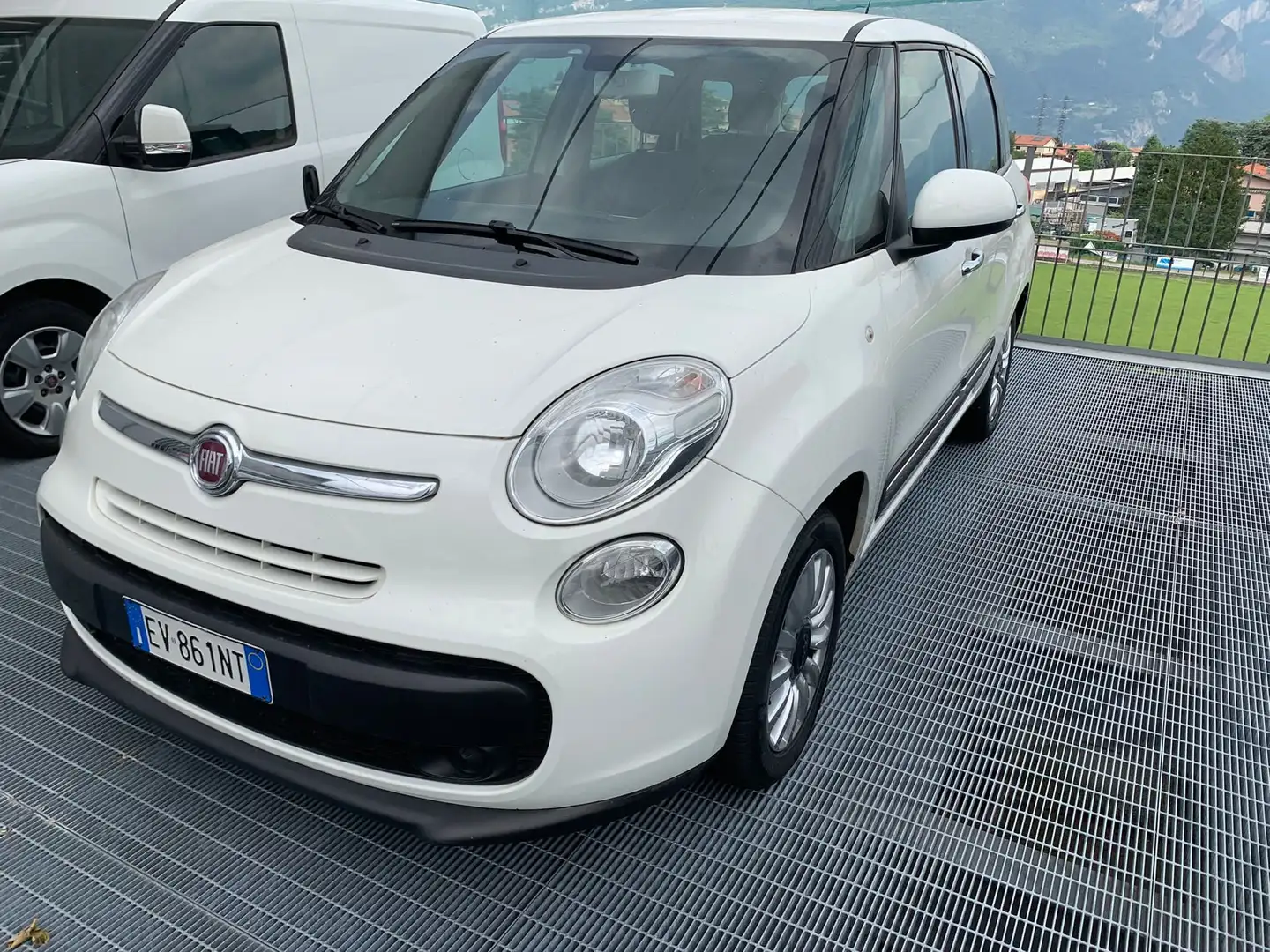Fiat 500L 1.3 Multijet 95 CV Living Blanc - 1