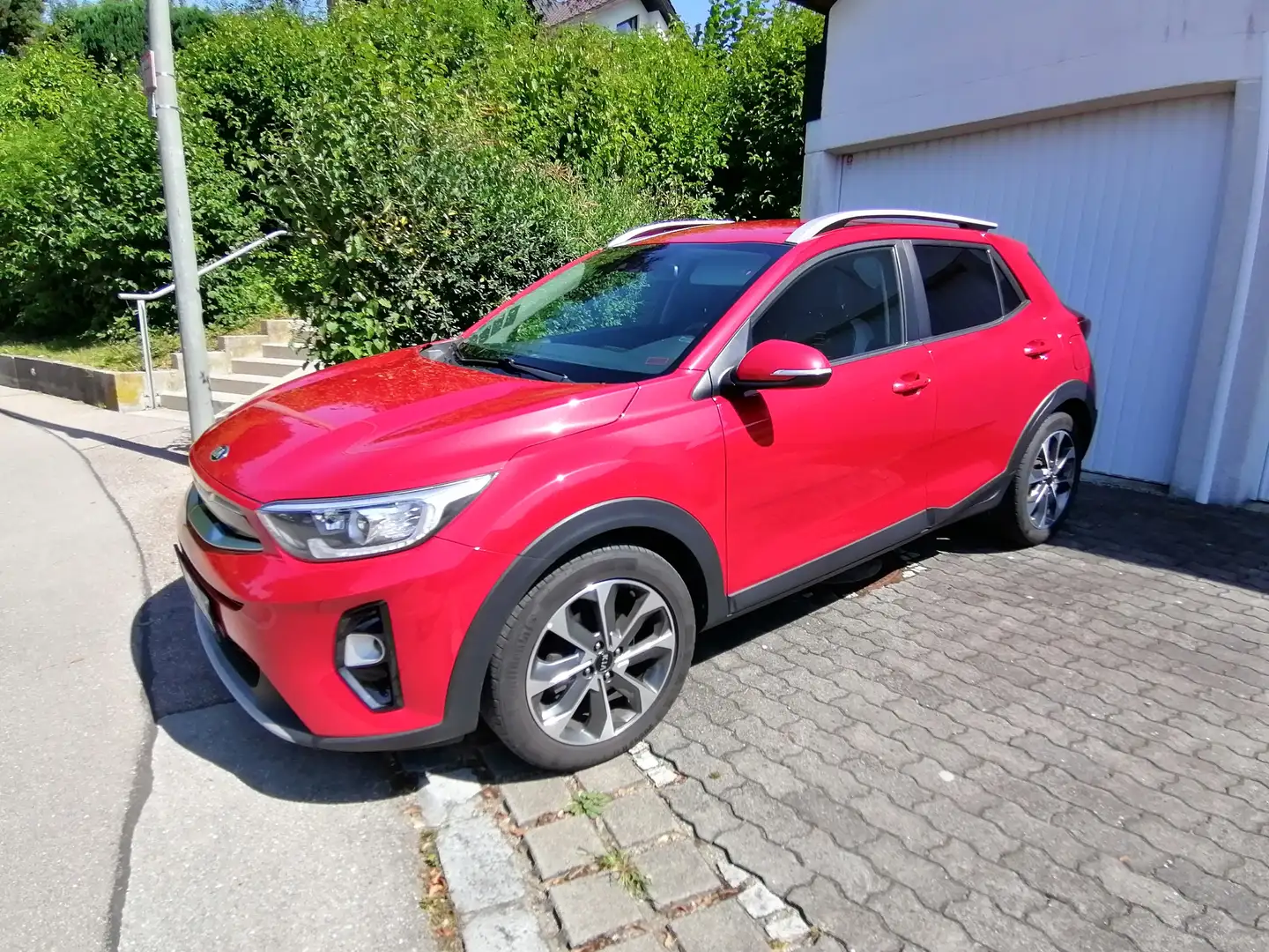 Kia Stonic Stonic 1.0 T-GDI 120 Spirit 8-fach Červená - 1