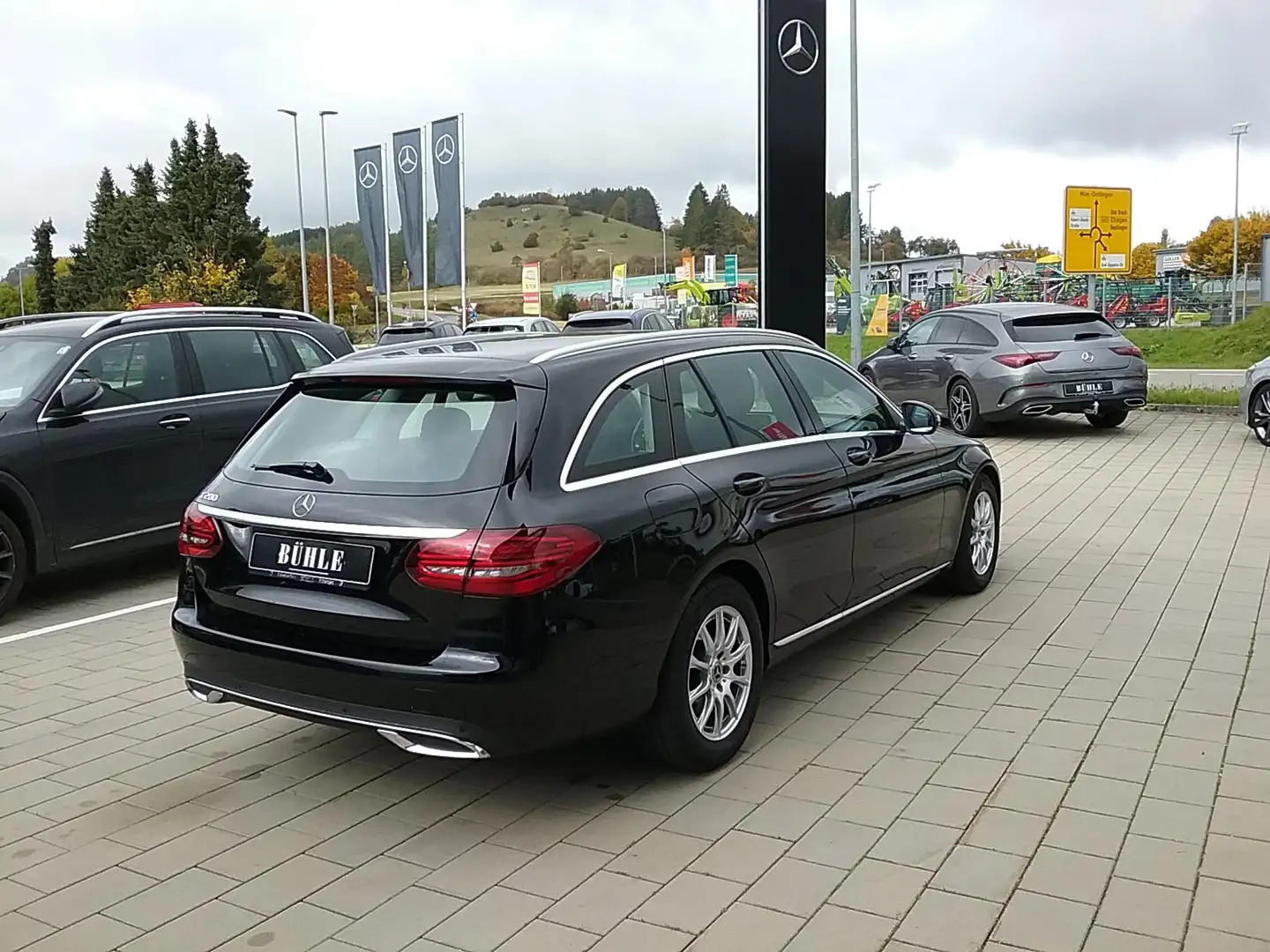 Mercedes-Benz C 200 T AVANTGARDE+AUTOMATIK+MULTIBEAM LED+DISTRONIC PLU Zwart - 2