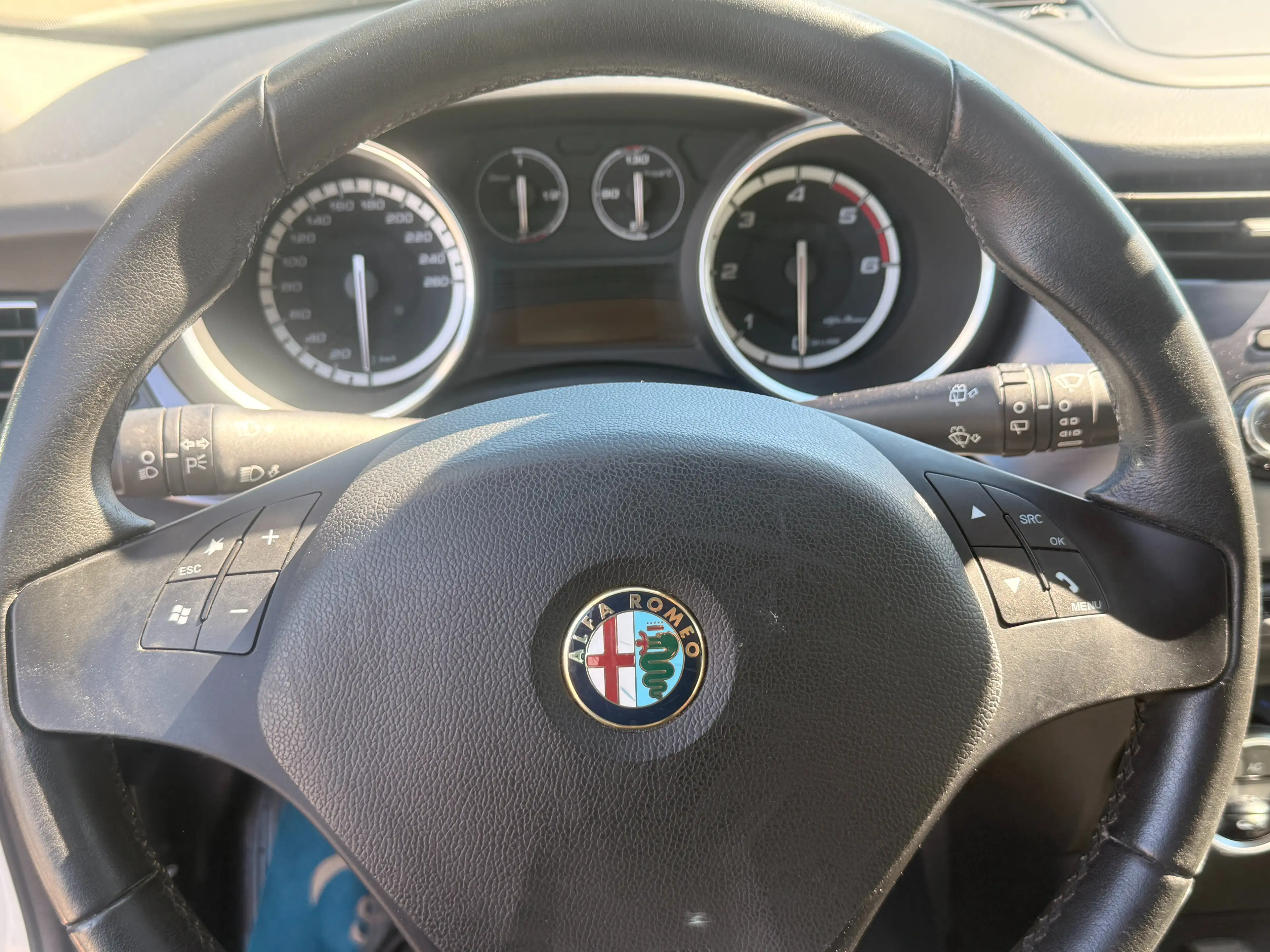 Alfa Romeo Giulietta Giulietta 1,6 JTD — photo 14