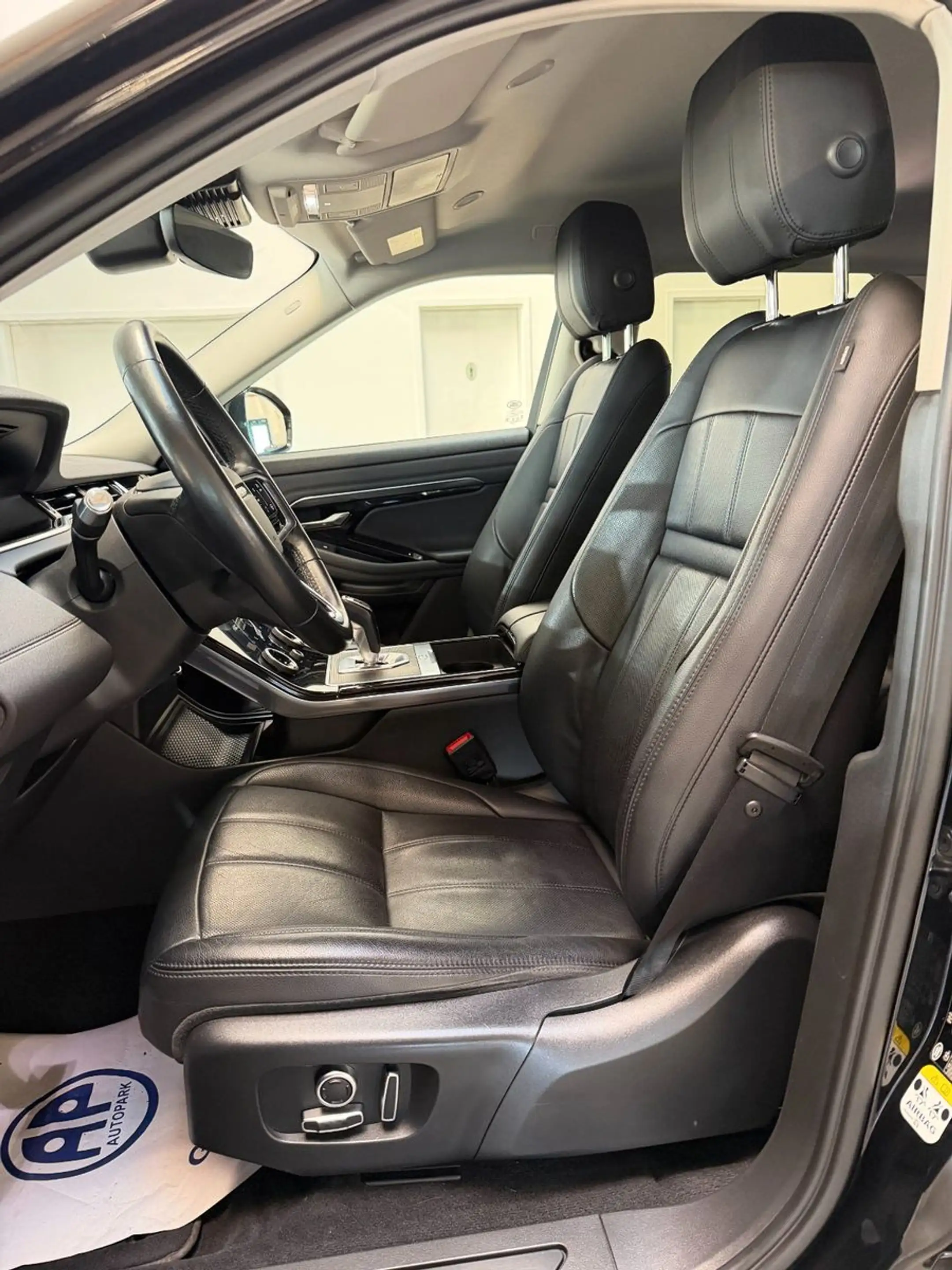 Land Rover Range Rover Evoque D200 SE AHK/LEDER/HUD/CARPLAY — photo 11