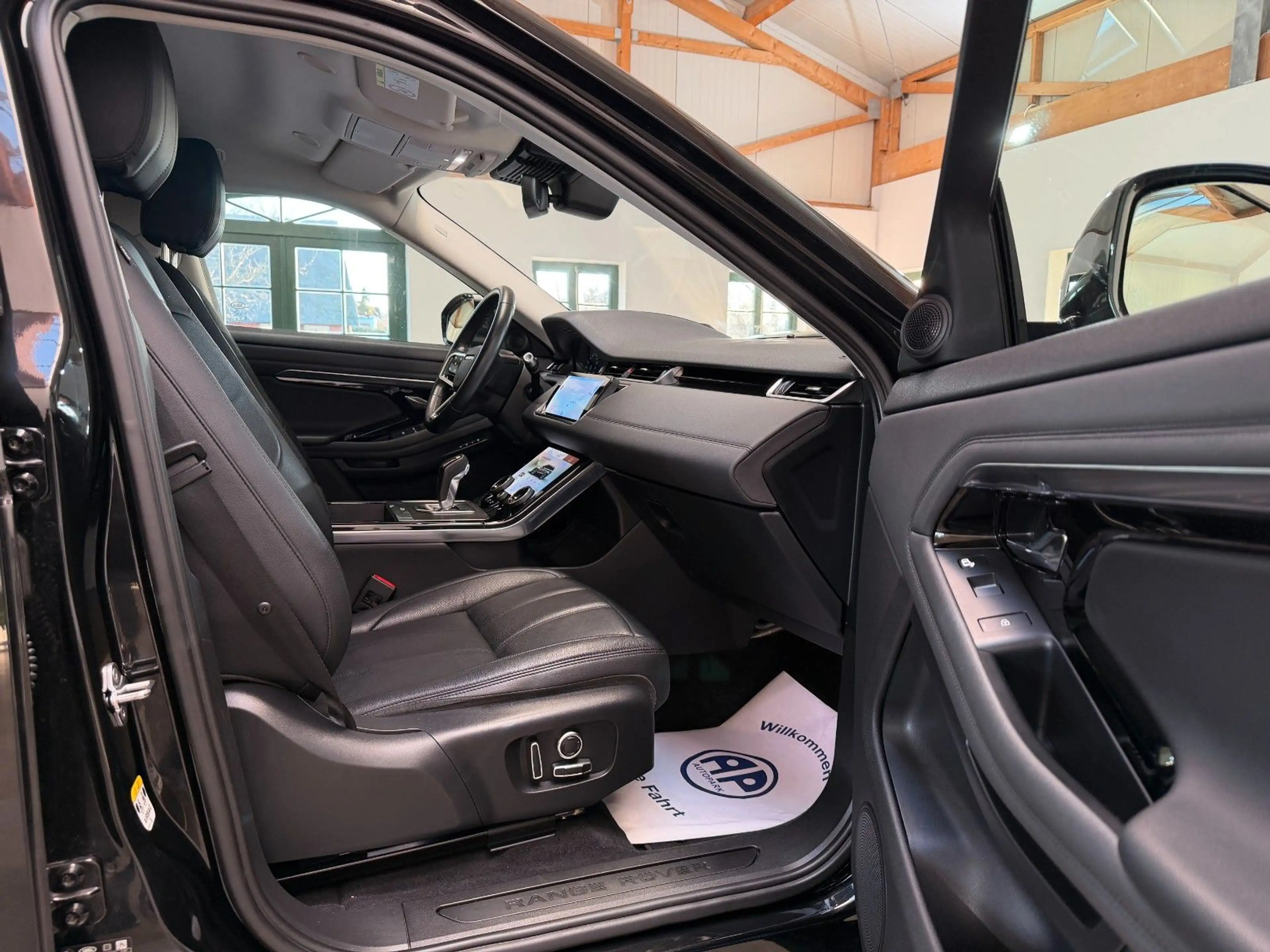 Land Rover Range Rover Evoque D200 SE AHK/LEDER/HUD/CARPLAY — photo 9