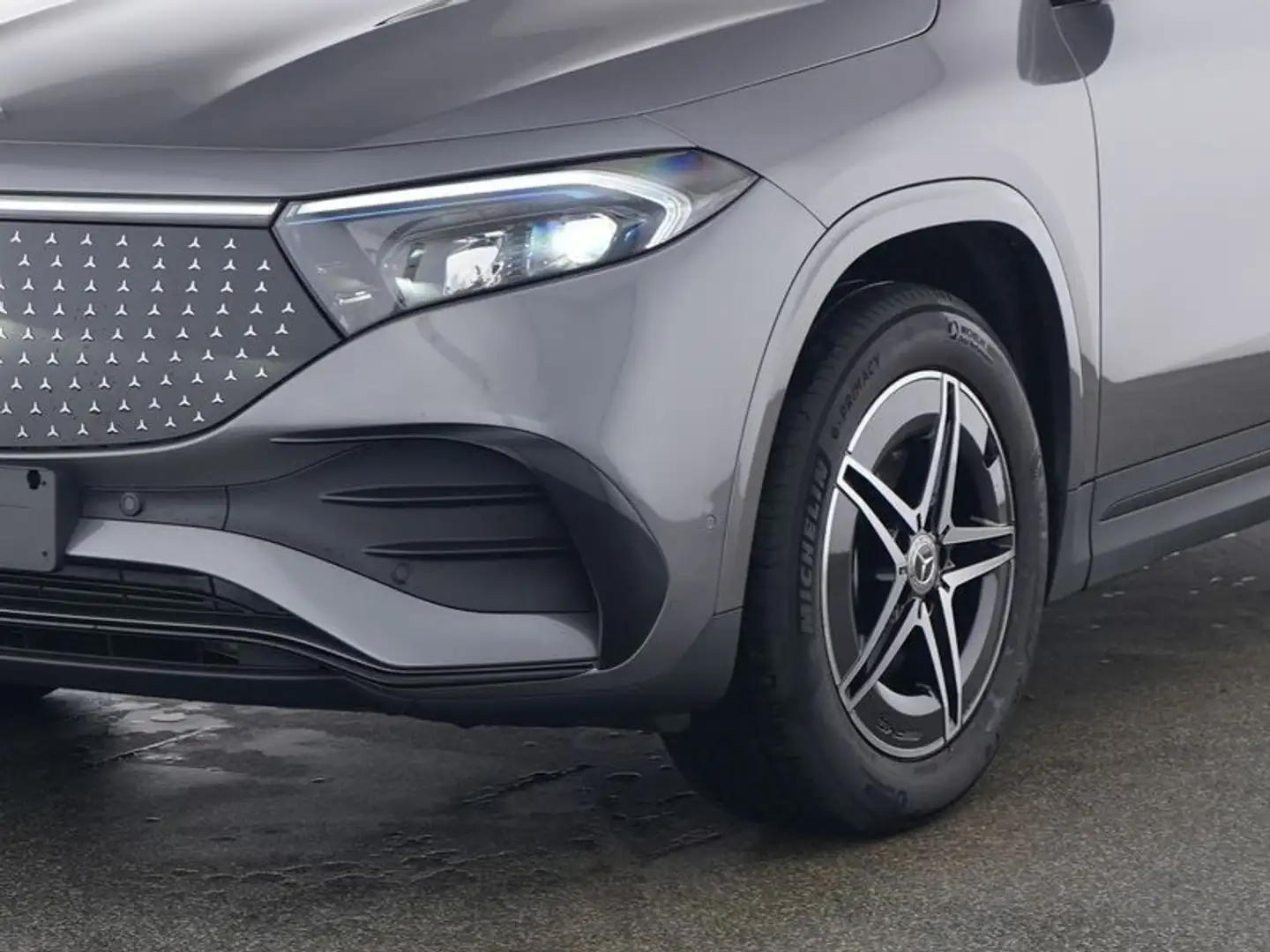 Mercedes-Benz EQA 300 4M AMG-PREM-NIGHT AHK HuD VZA DISTR 360° Gri - 2