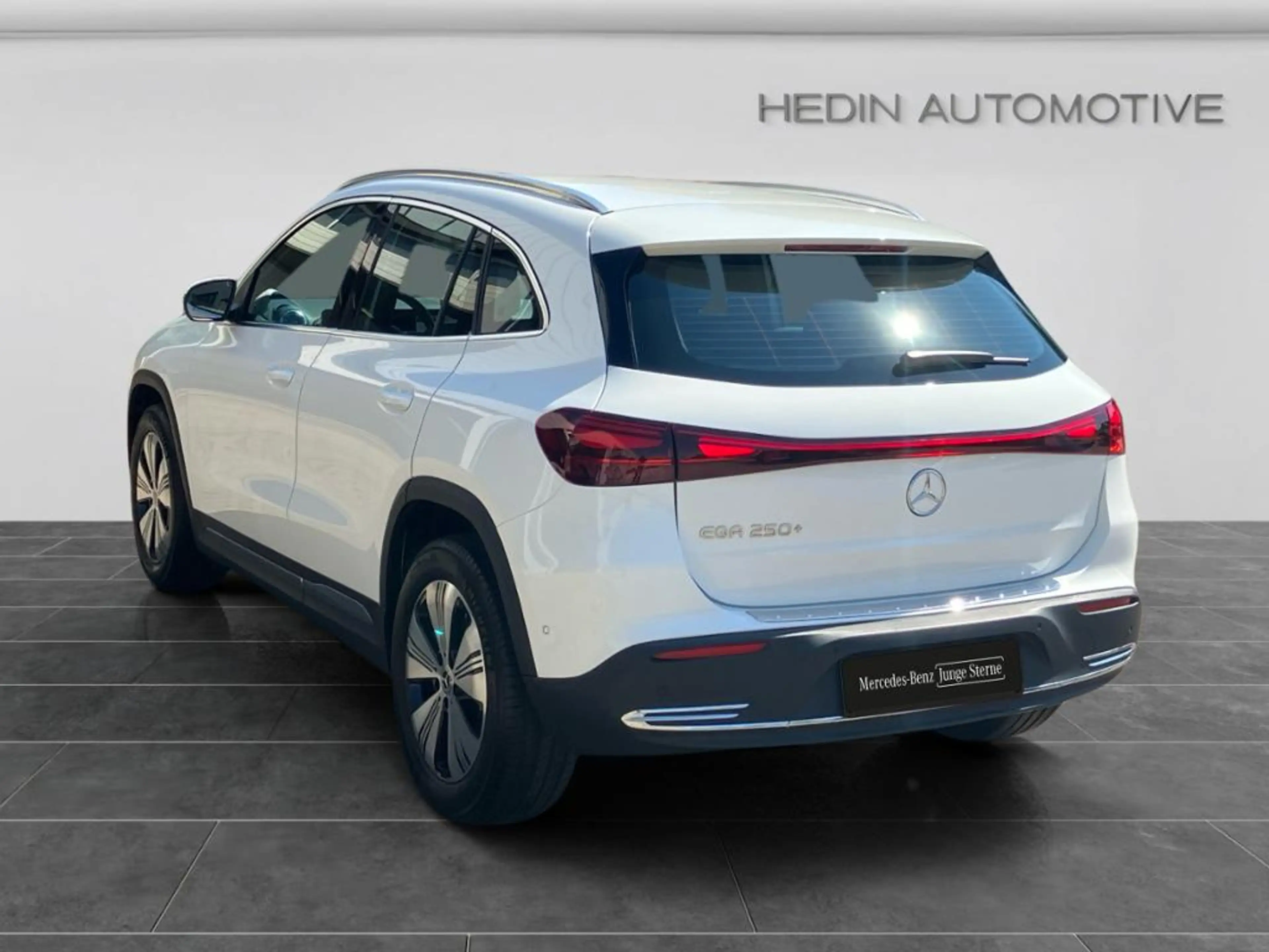 Mercedes-Benz EQA 250 + PROGRESSIVE|BURM|AMBIENTE|MBUX|SHZ|KAM — photo 4