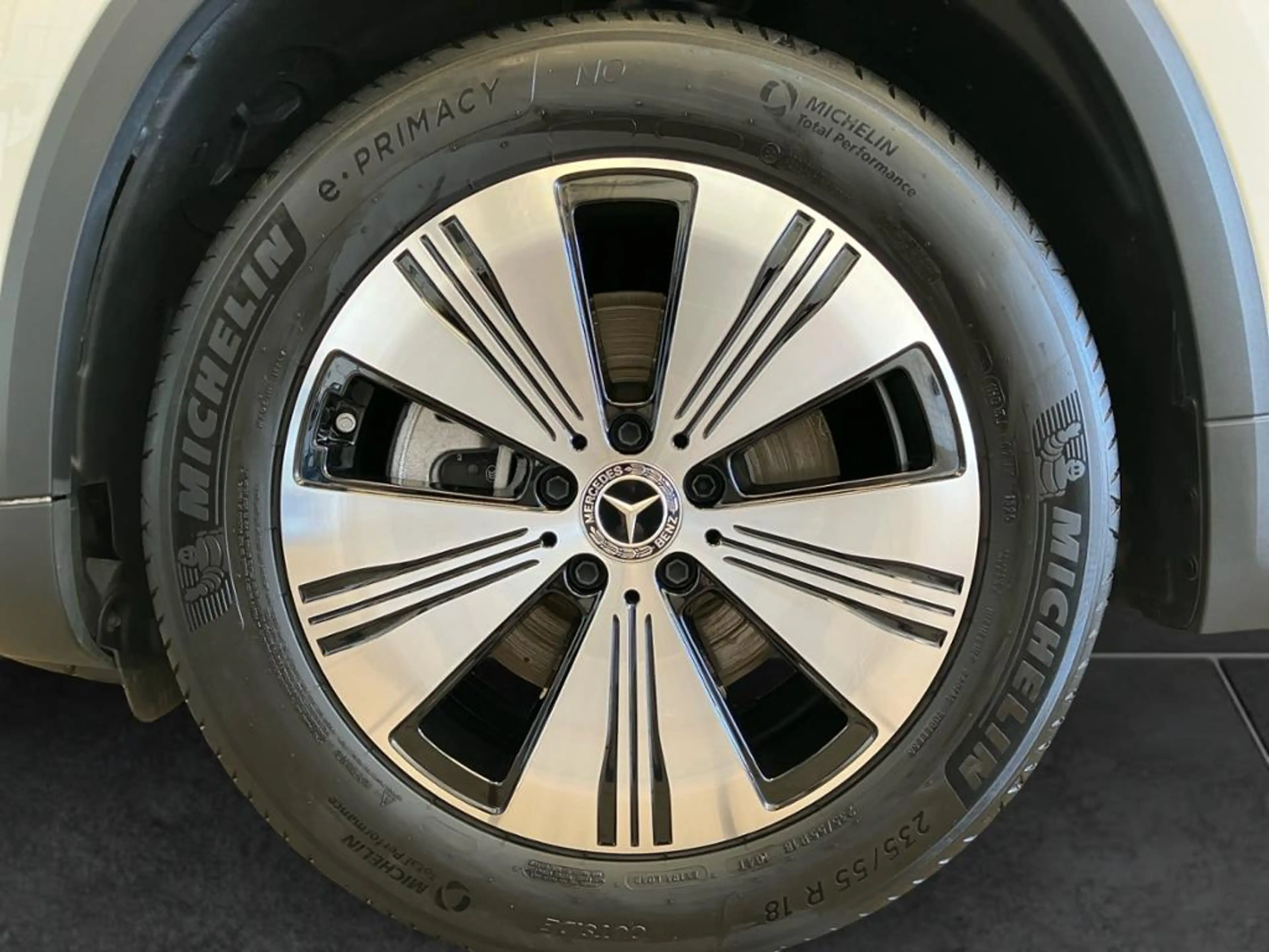 Mercedes-Benz EQA 250 + PROGRESSIVE|BURM|AMBIENTE|MBUX|SHZ|KAM — photo 15