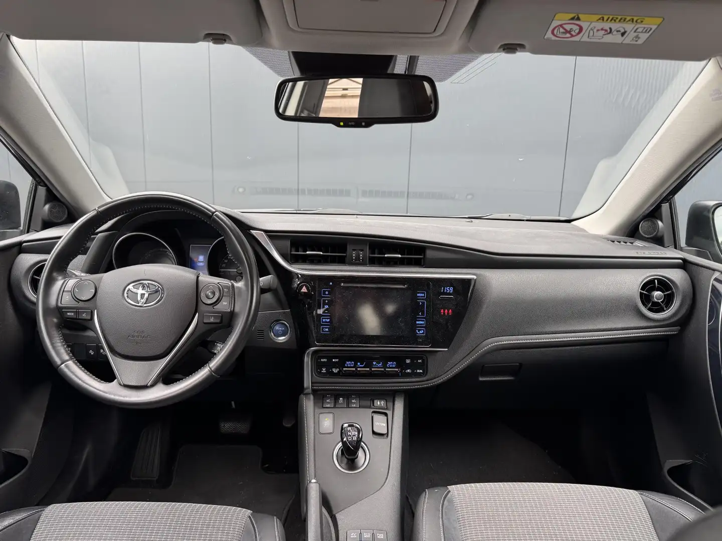 Toyota Auris 1.8 Hybrid Executive | Navigatie | Camera | Trekha Negro - 2