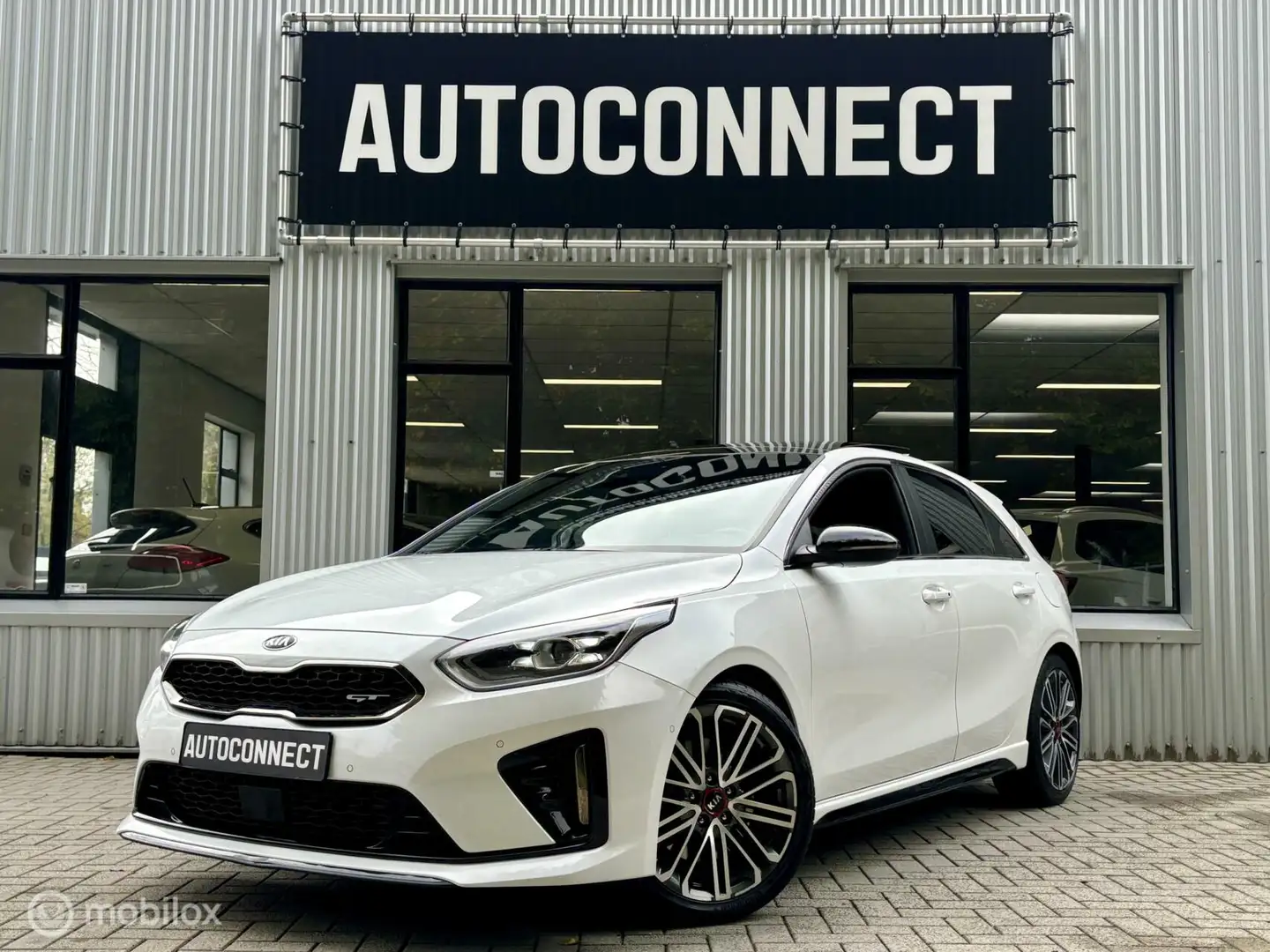 Kia Ceed / cee'd 1.6 T-GDi GT. PANODAK, AUTOMAAT, VOL OPTIES! Blanco - 1