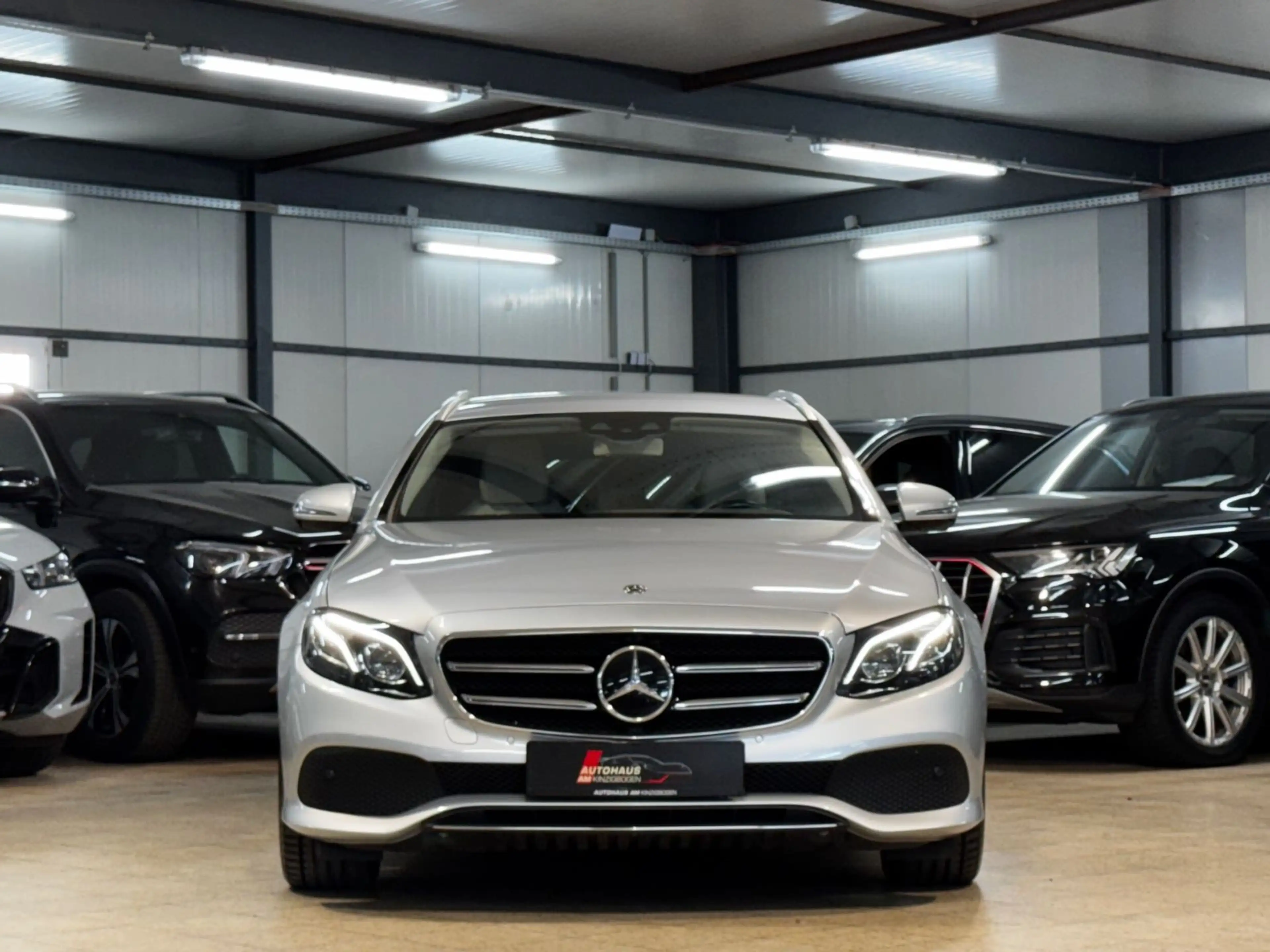 Mercedes-Benz E 220 d T AVANTGARDE MBEAM*BSNSS*DIST*SBLF*1.HAND — photo 2