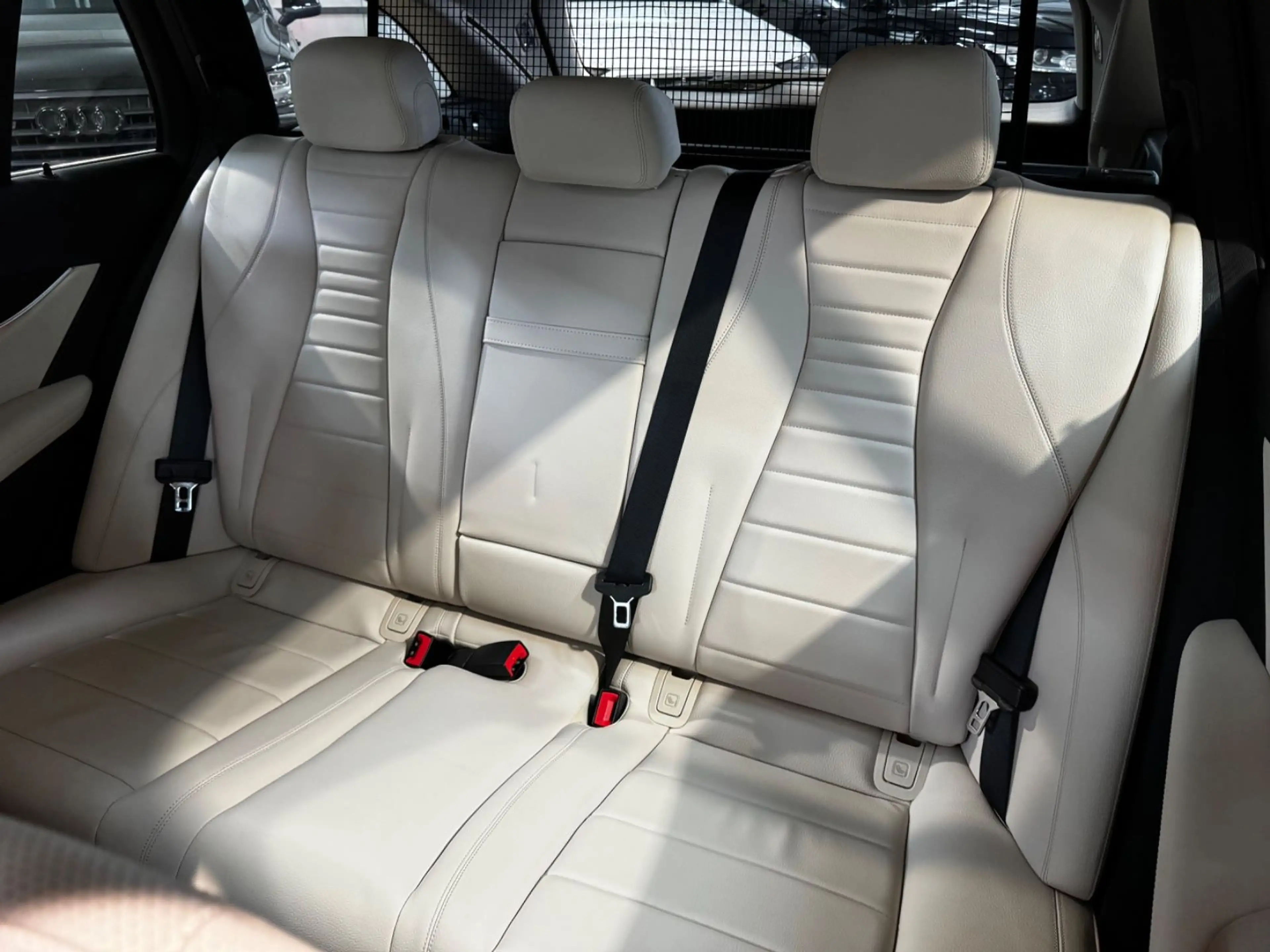Mercedes-Benz E 220 d T AVANTGARDE MBEAM*BSNSS*DIST*SBLF*1.HAND — photo 9