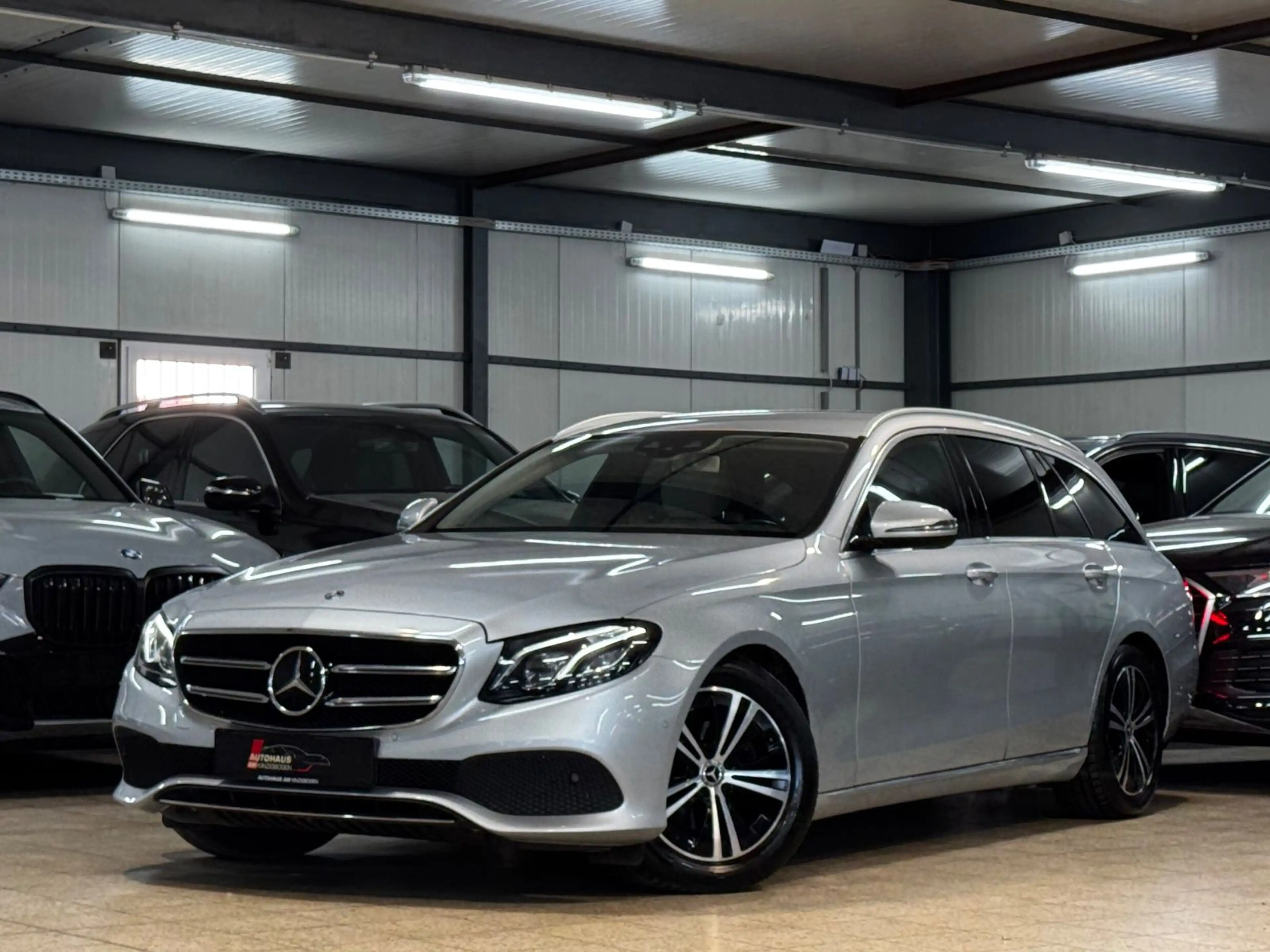 Mercedes-Benz E 220 d T AVANTGARDE MBEAM*BSNSS*DIST*SBLF*1.HAND — photo 3