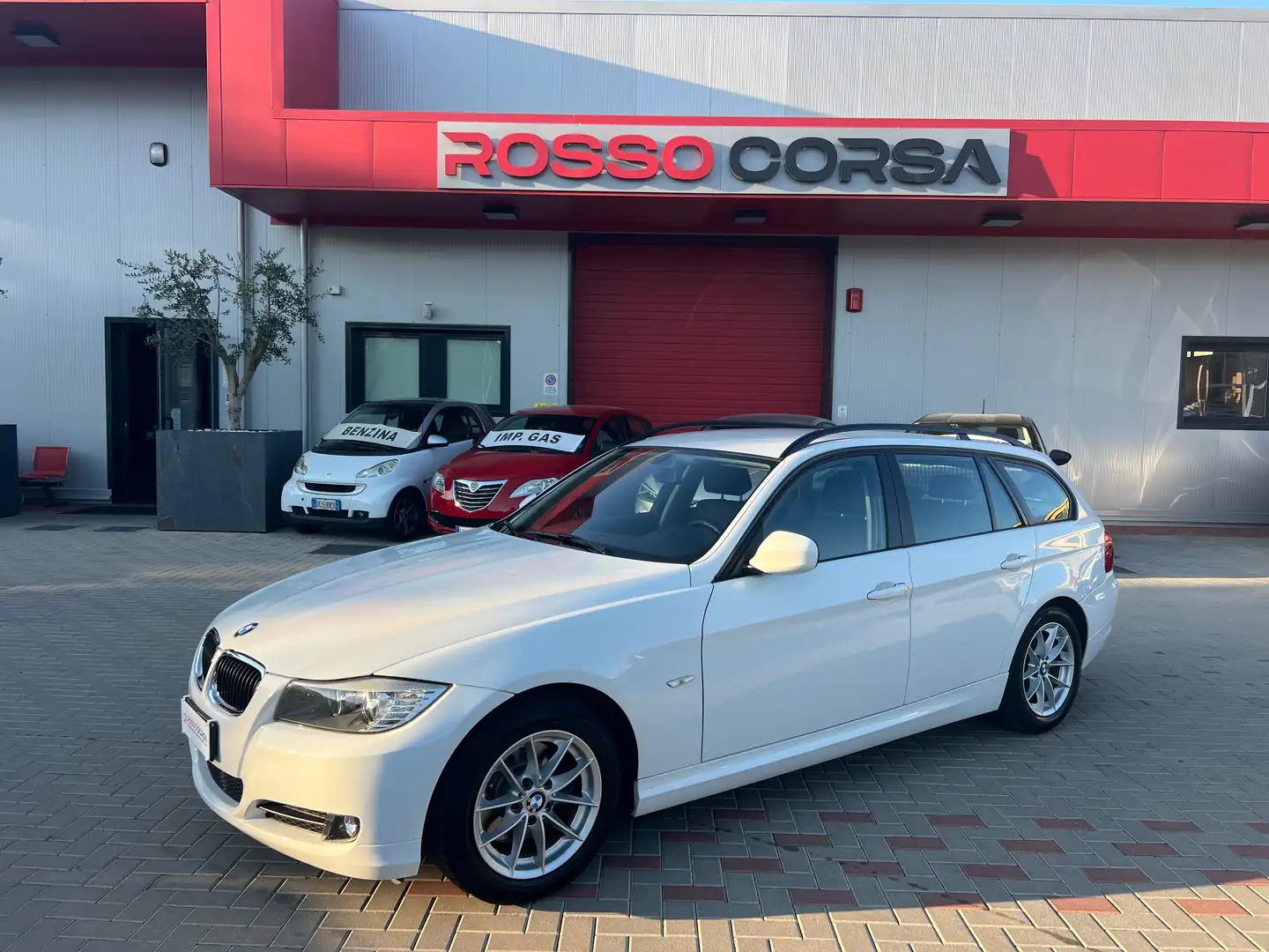 BMW 318 d Touring 2.0 Futura 143cv FL PELLE UNIPRO White - 1