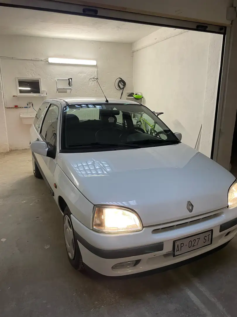 Renault Clio 3p 1.2 RN Білий - 1