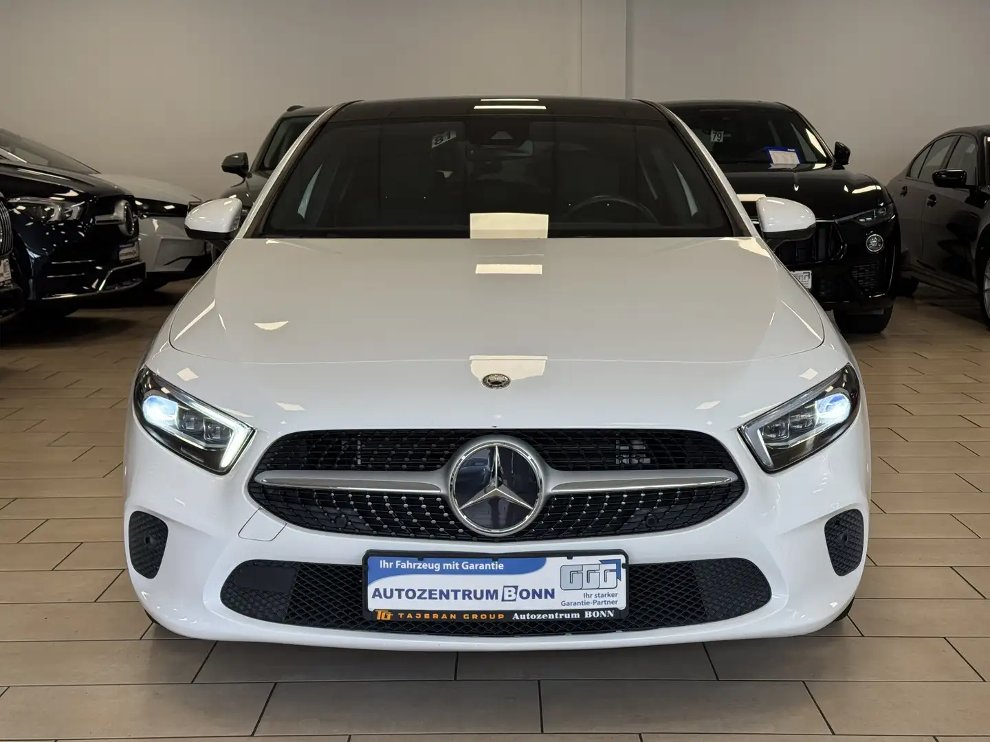 Mercedes-Benz A 250 e*Pano*TeiLeder*R-Cam*Navi*Ambiente*SHZ* Weiß - 2