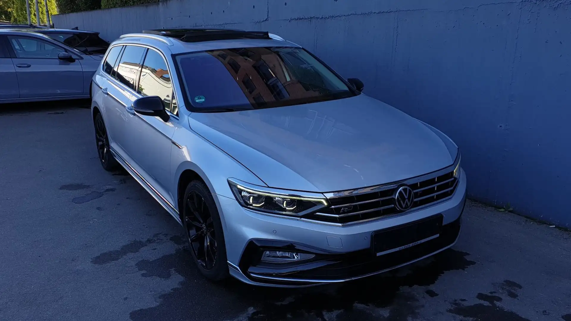 Volkswagen Passat Variant Passat Var 2.0 TDI DSG 4M 3 x R line Pano/Leder Silber - 2