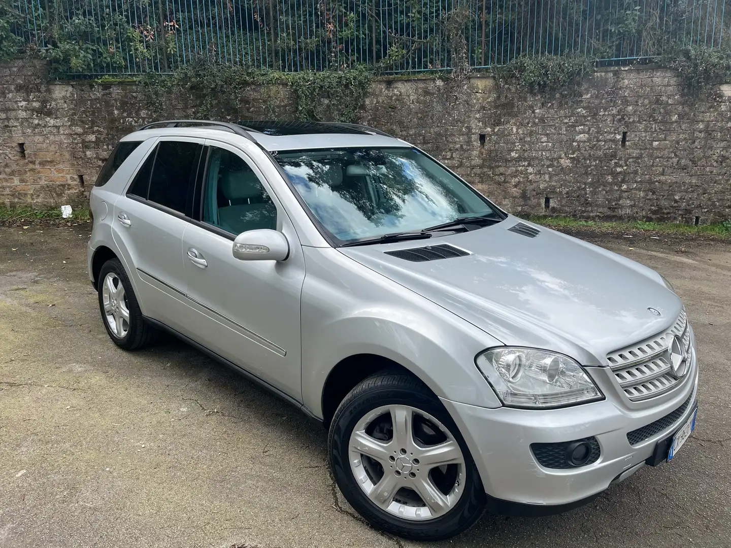 Mercedes-Benz ML 320 cdi Offroad Pro auto Gümüş rengi - 2