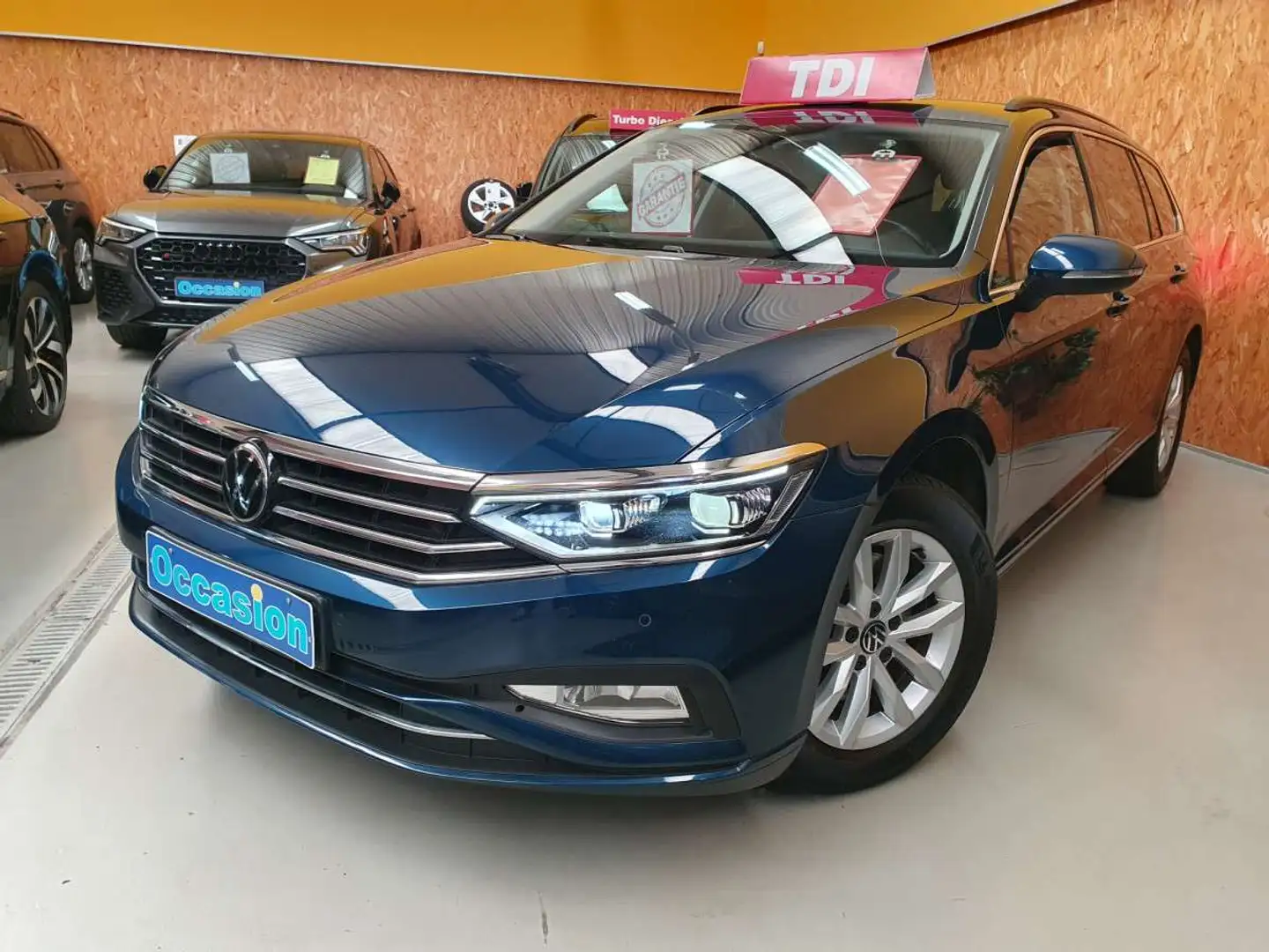 Volkswagen Passat 2.0 TDI VARIANT STYLE Bleu - 1