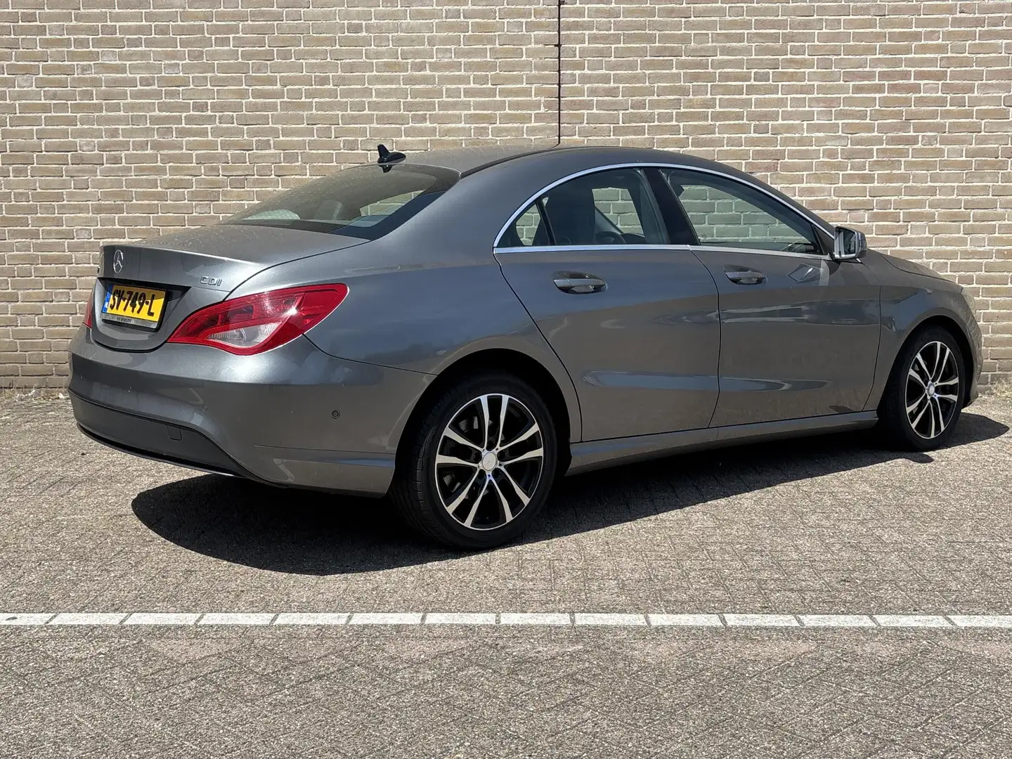 Mercedes-Benz CLA 200 CDI Ambition | Leder | Climate | Cruise | Navi | P Grijs - 2