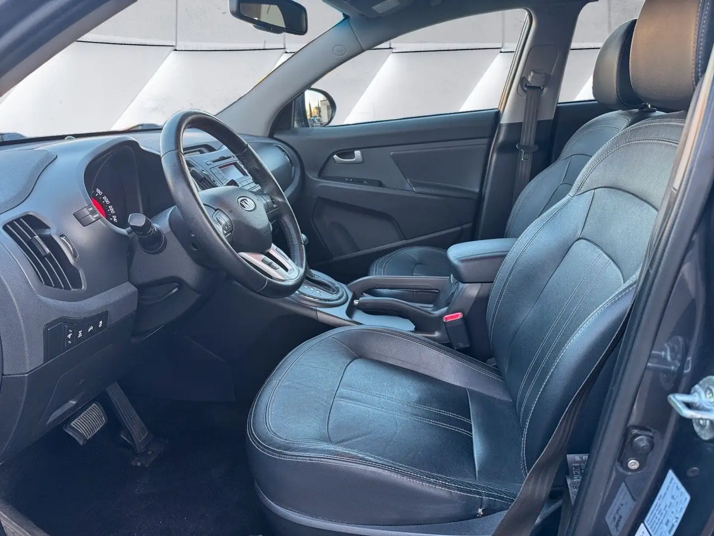 Kia Sportage Spirit 4WD/Leder/Automatik/Gepflegt! Grau - 2