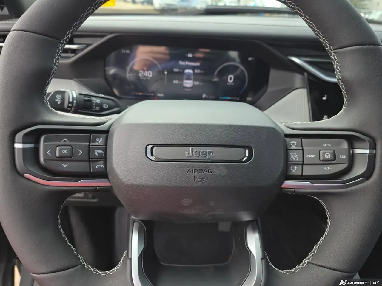 Jeep Cherokee снимка Jeep Cherokee