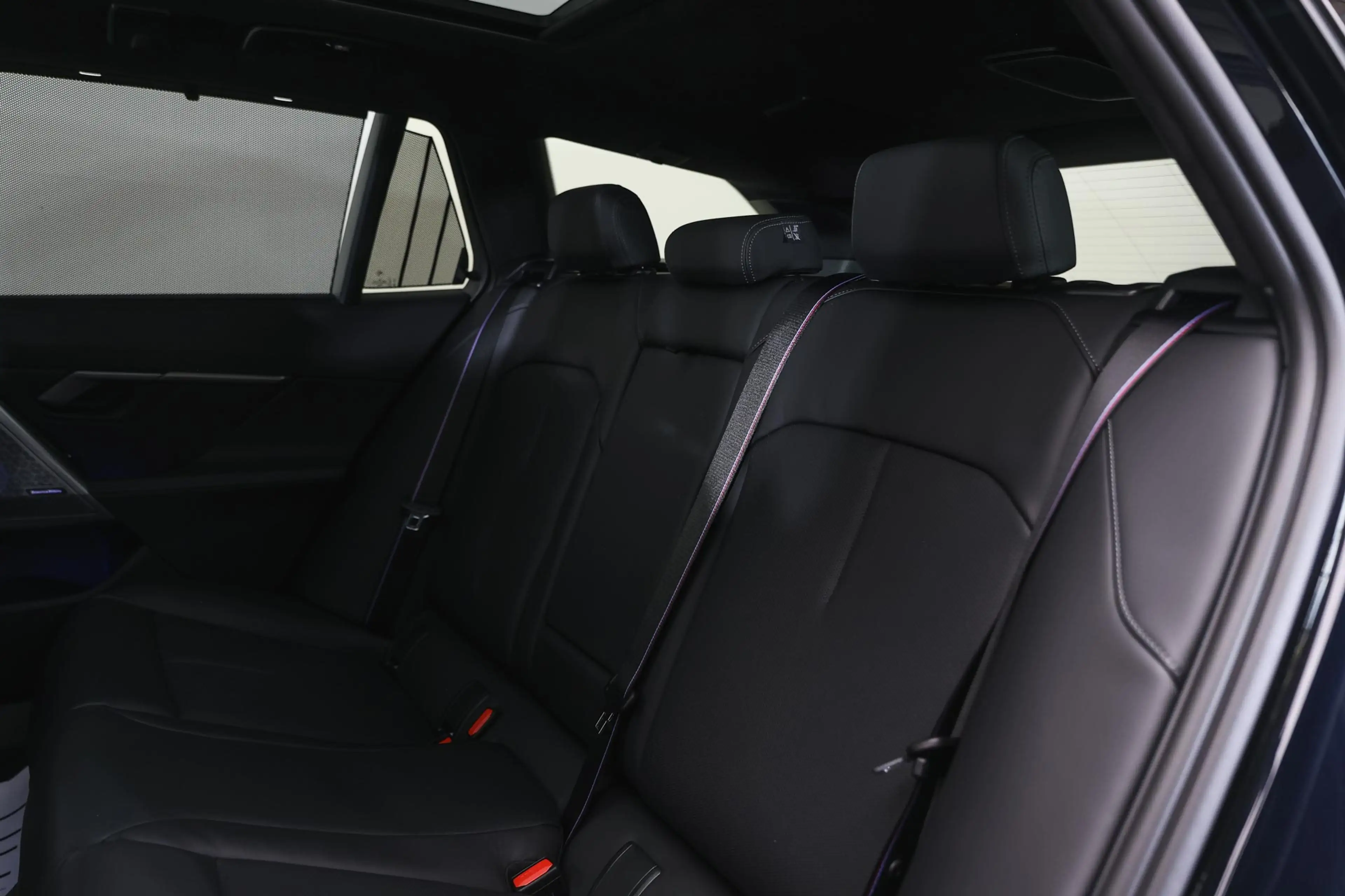 BMW M5 Touring Automaat / M Drive Professional / Panorama — photo 12
