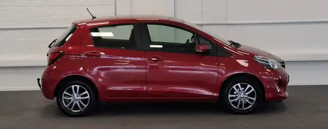 Toyota Yaris view 4