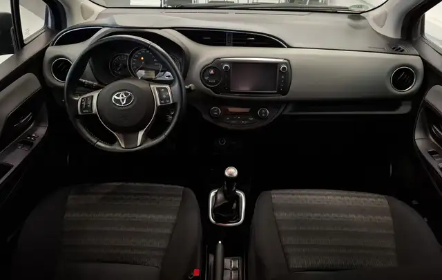 Toyota Yaris view 10