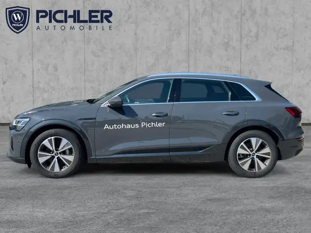 Audi Q8 55 e-tron quattro business Ansicht 3