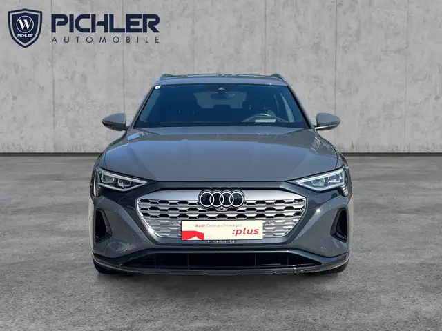 Audi Q8 55 e-tron quattro business Ansicht 2