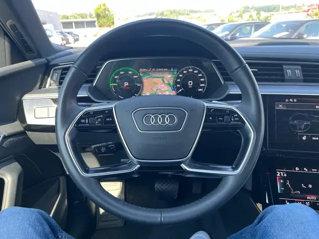 Audi Q8 55 e-tron quattro business Ansicht 9