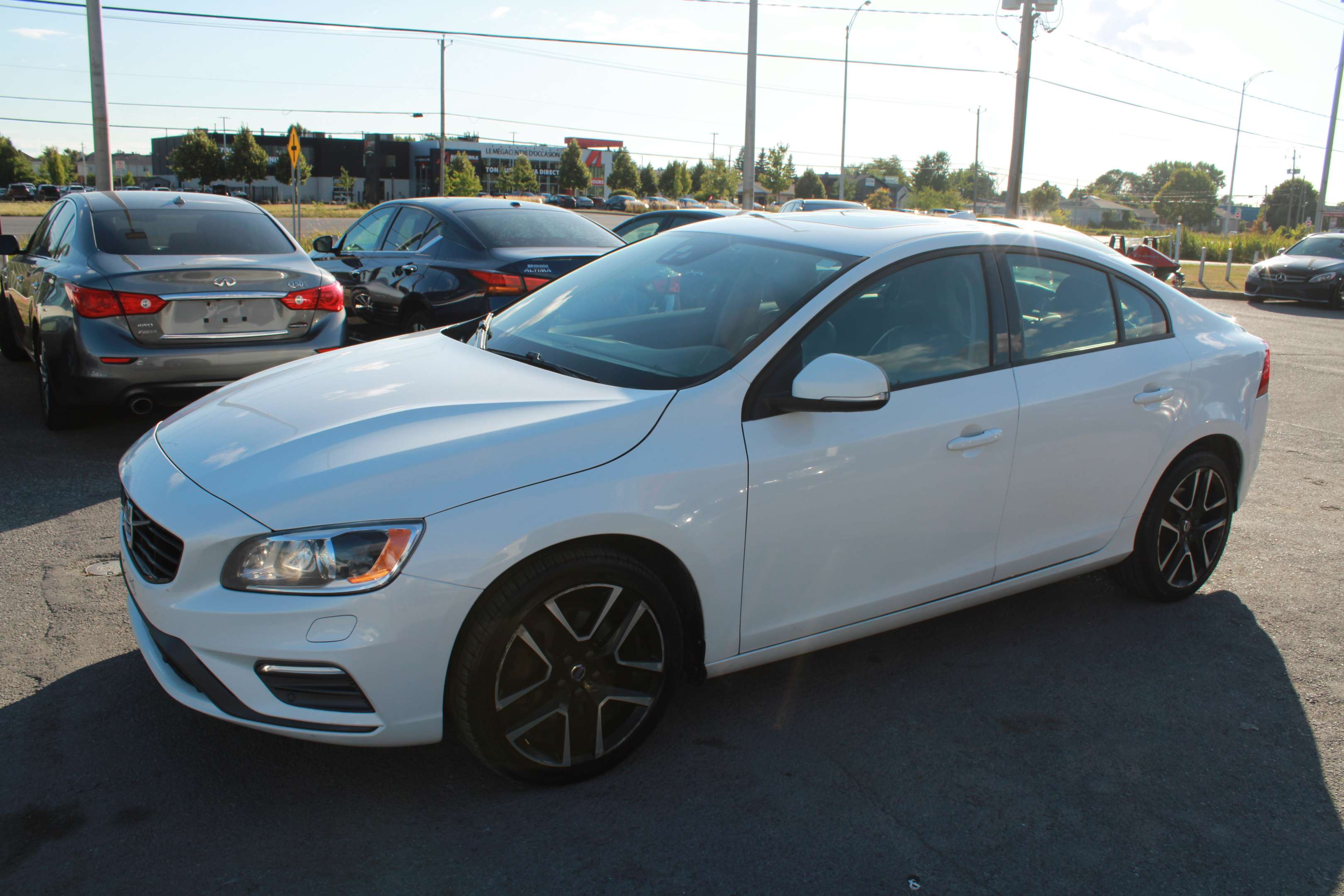 2018 Volvo S60 Dynamic - Image 3