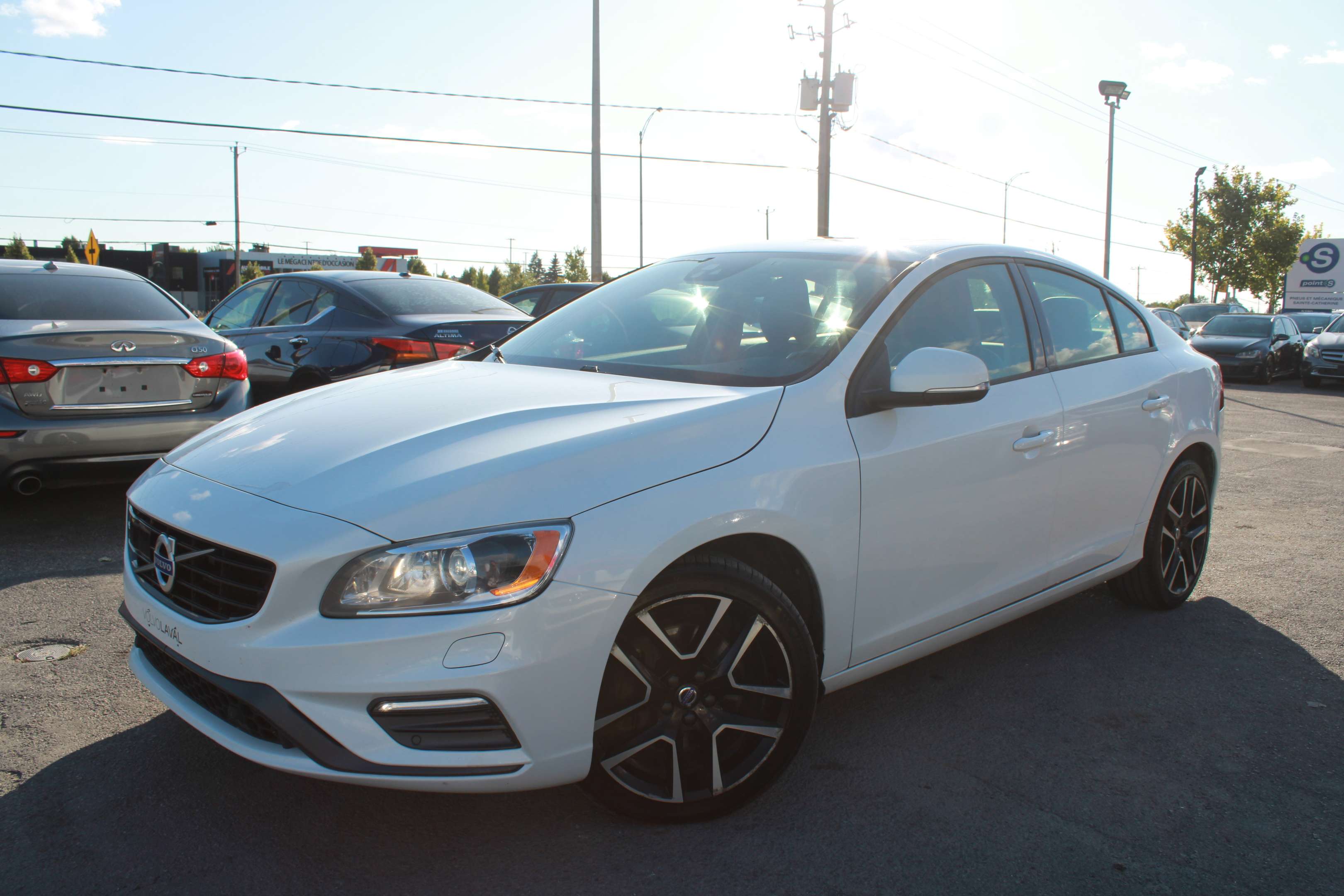 2018 Volvo S60 Dynamic - Image 2