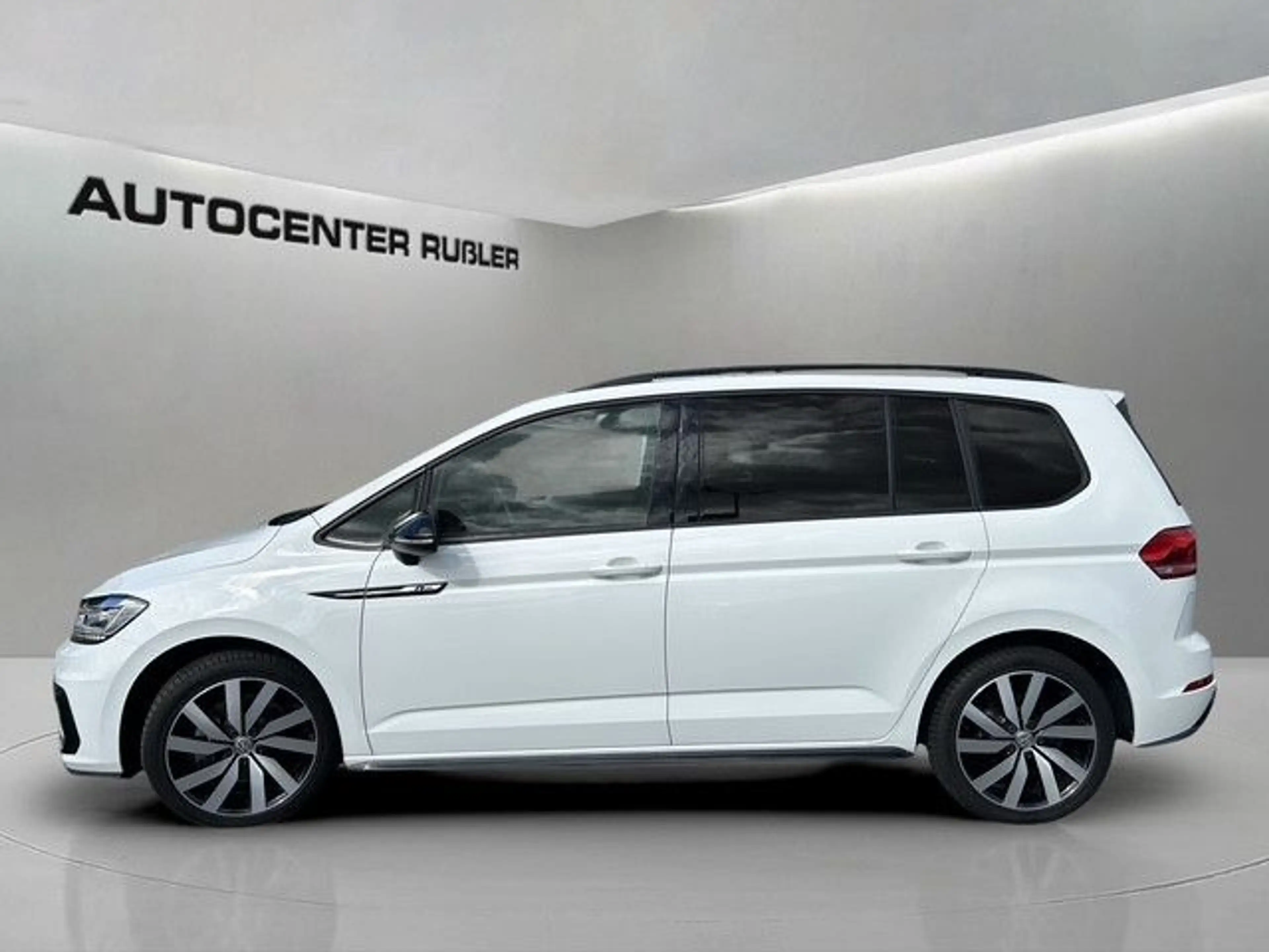 Volkswagen Touran Highline R-Line Standheizung Navi LED — photo 3