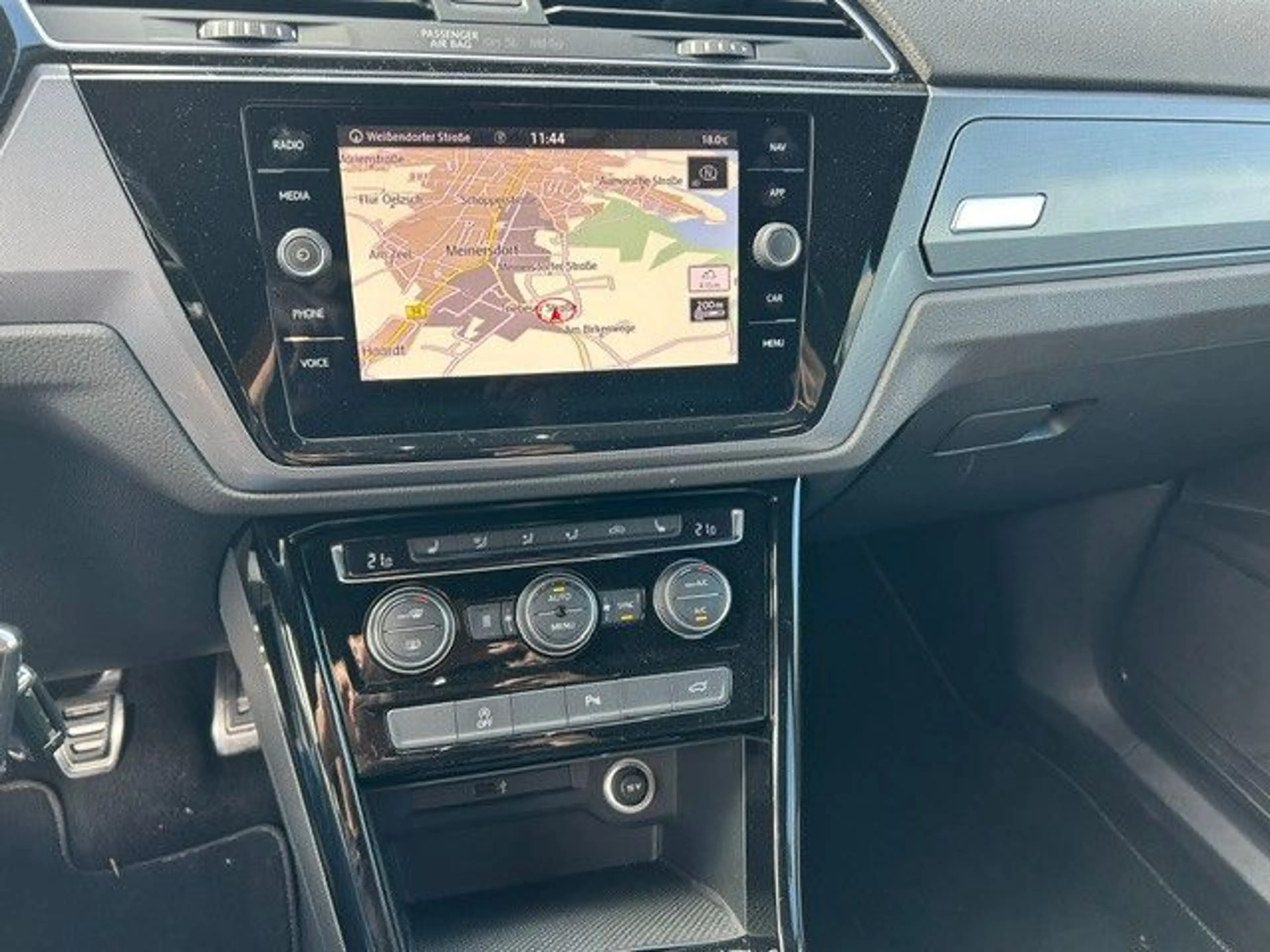 Volkswagen Touran Highline R-Line Standheizung Navi LED — photo 10