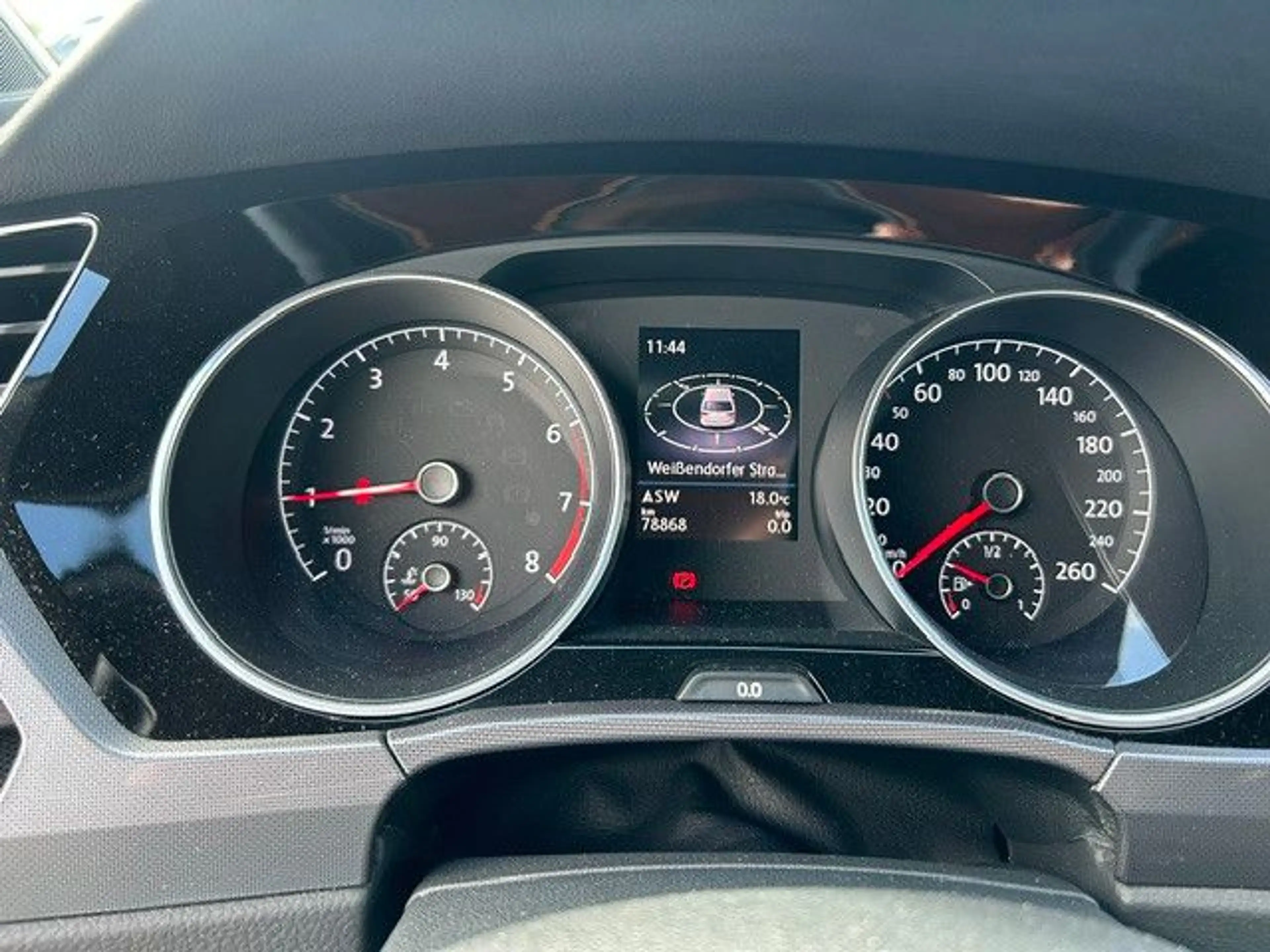 Volkswagen Touran Highline R-Line Standheizung Navi LED — photo 15